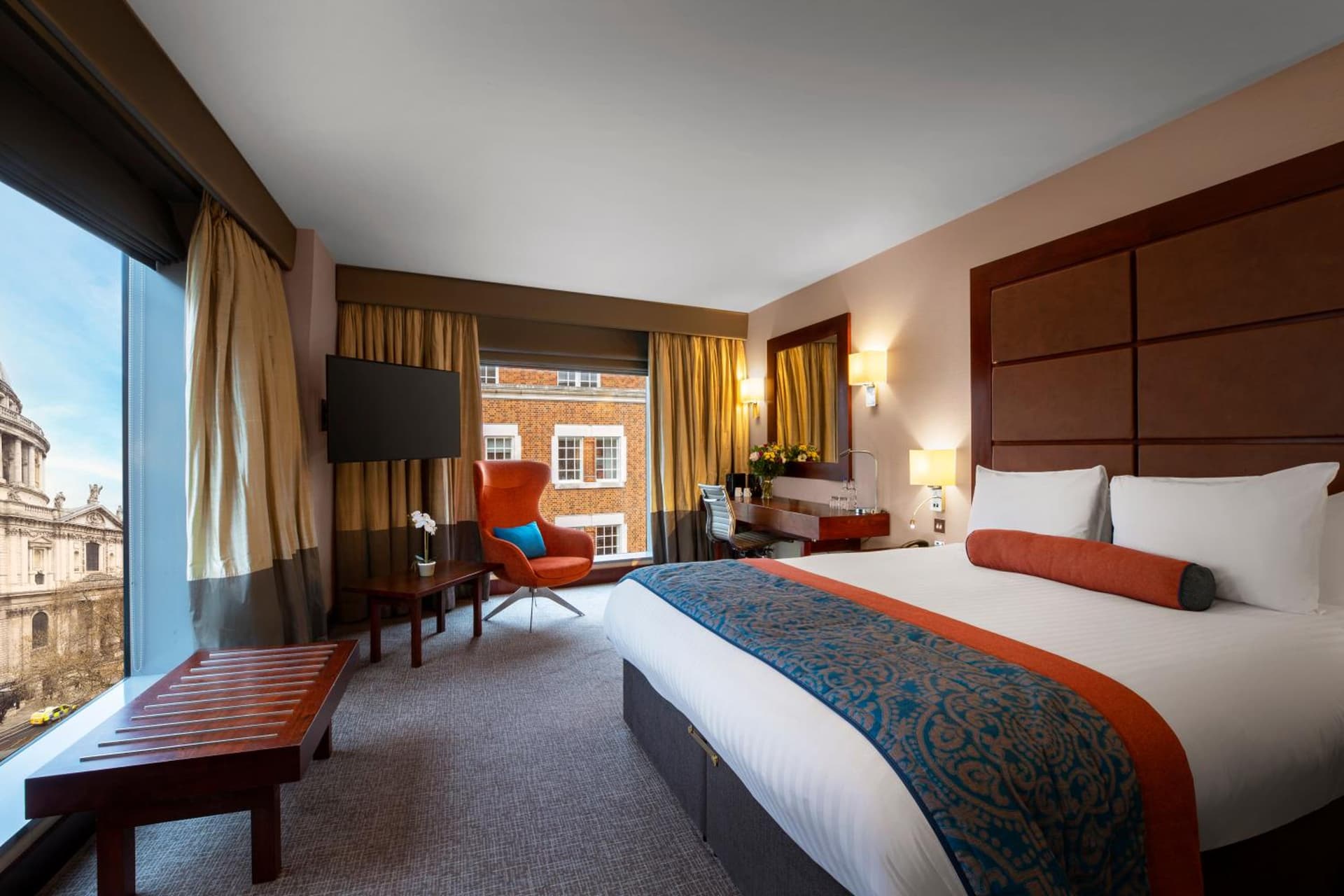 Deluxe King Room