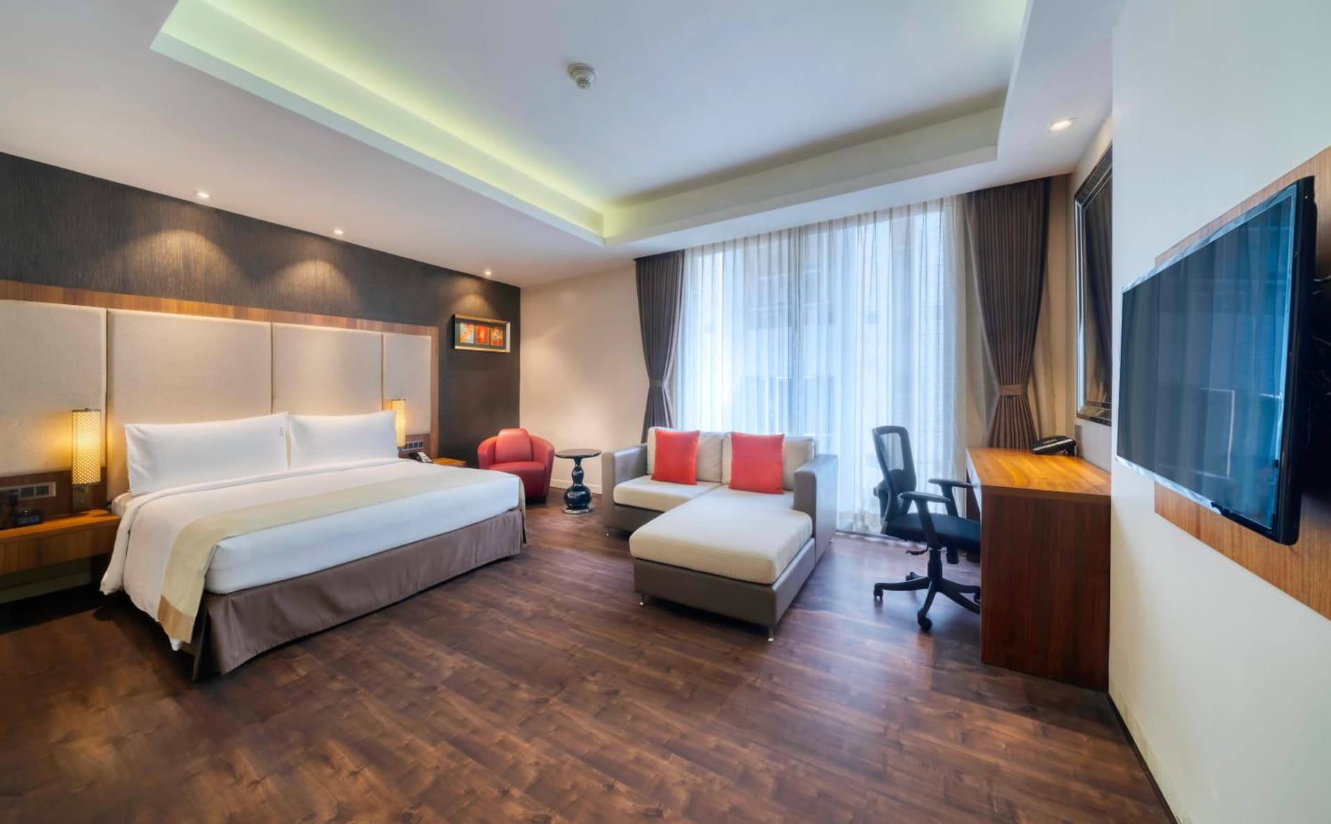 Suite King Smoking Room
