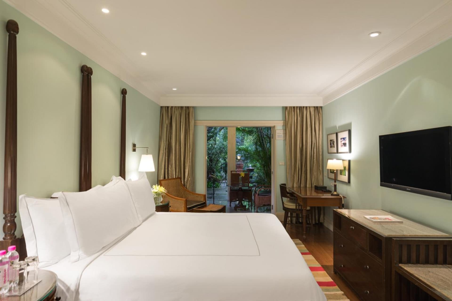 Luxury Room Garden View King Bed