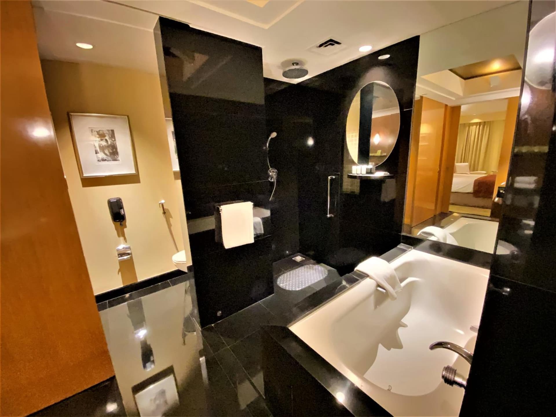 Club King Room