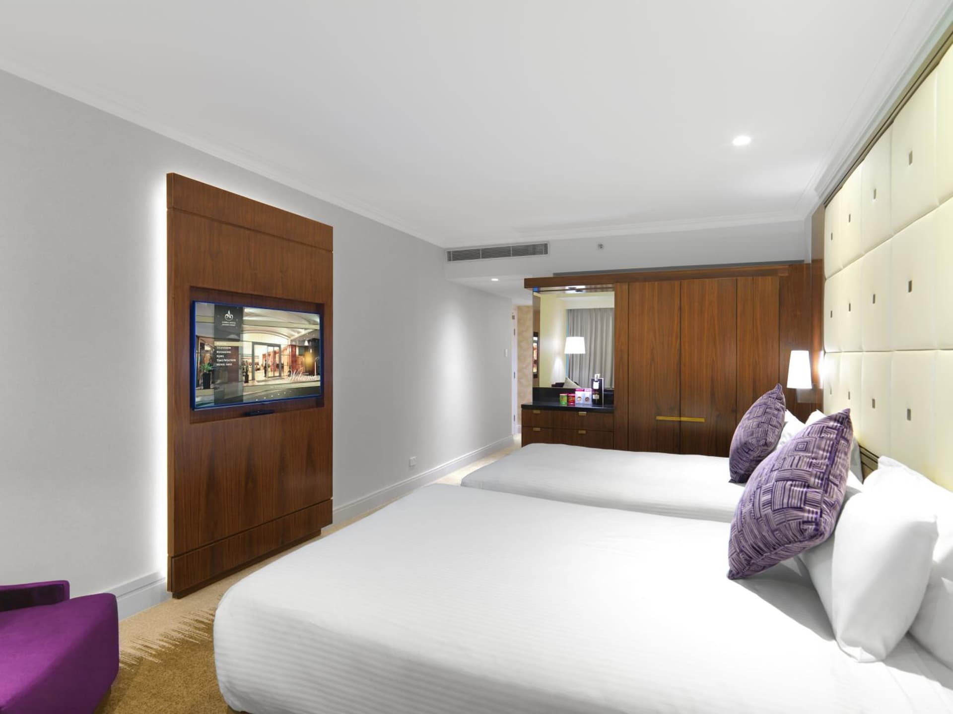 Club Twin Room