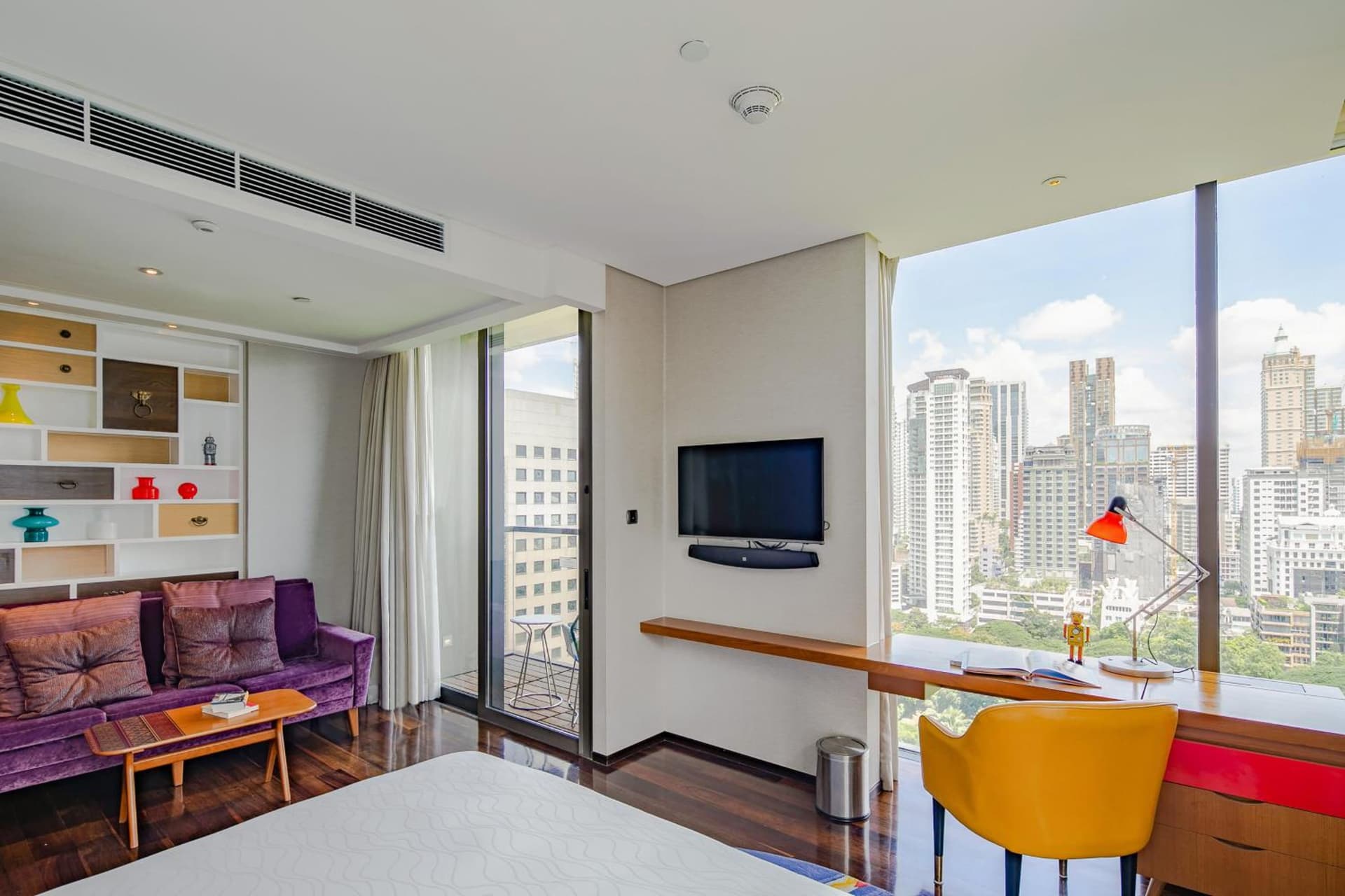 Standard King Garden View Balcony Room