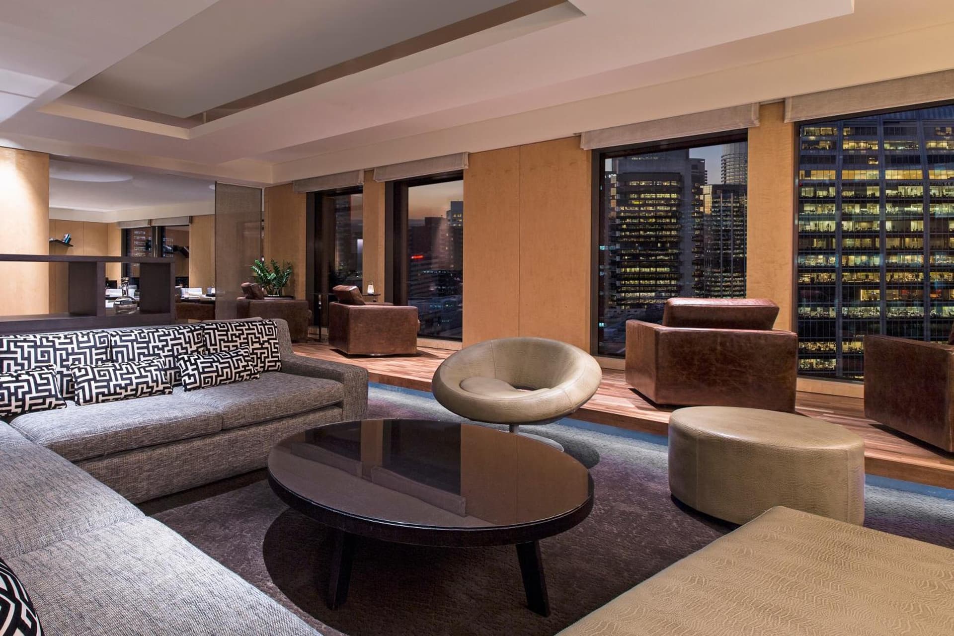 Club King Room