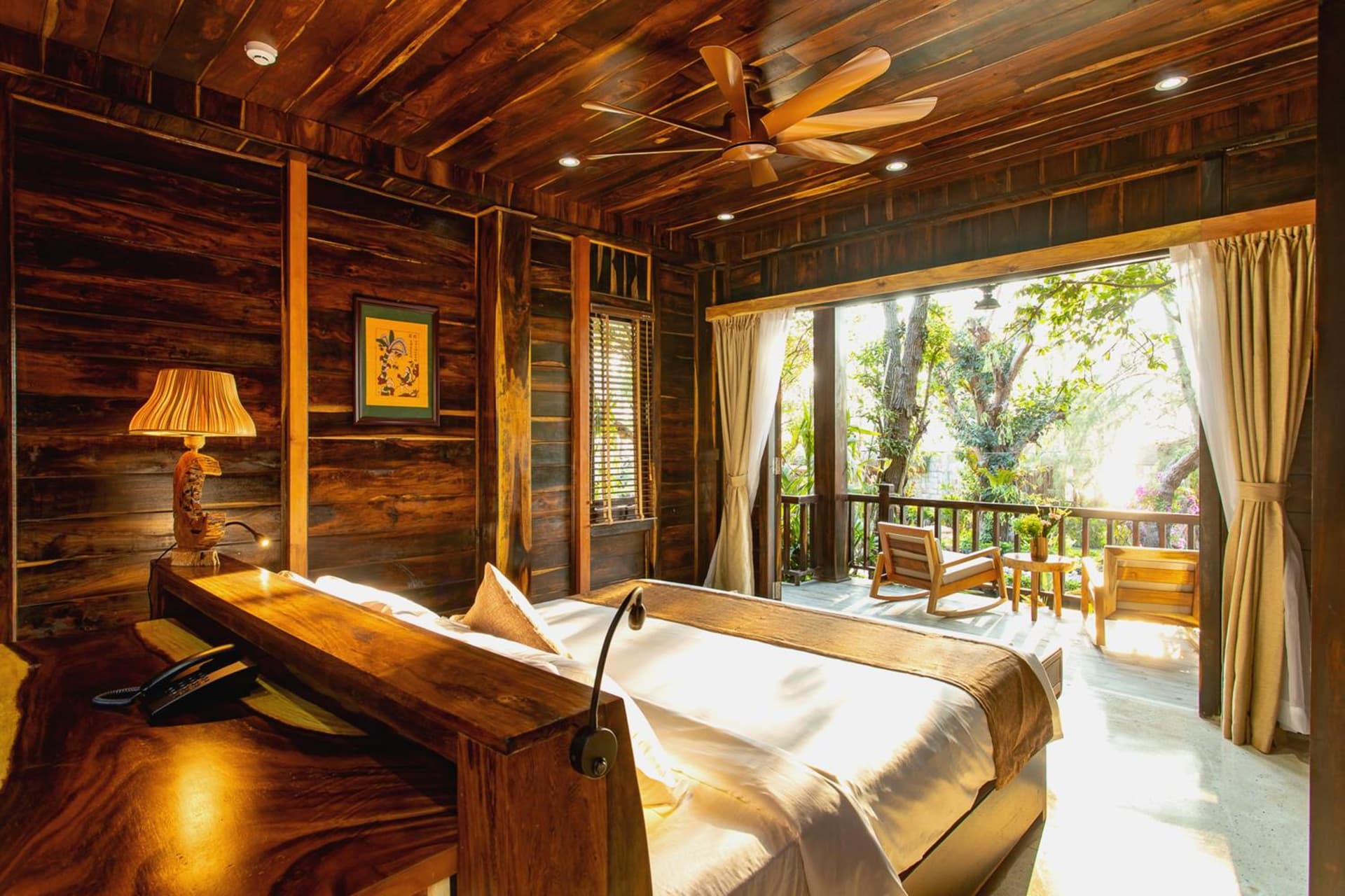 Premium Jungle Bungalow King