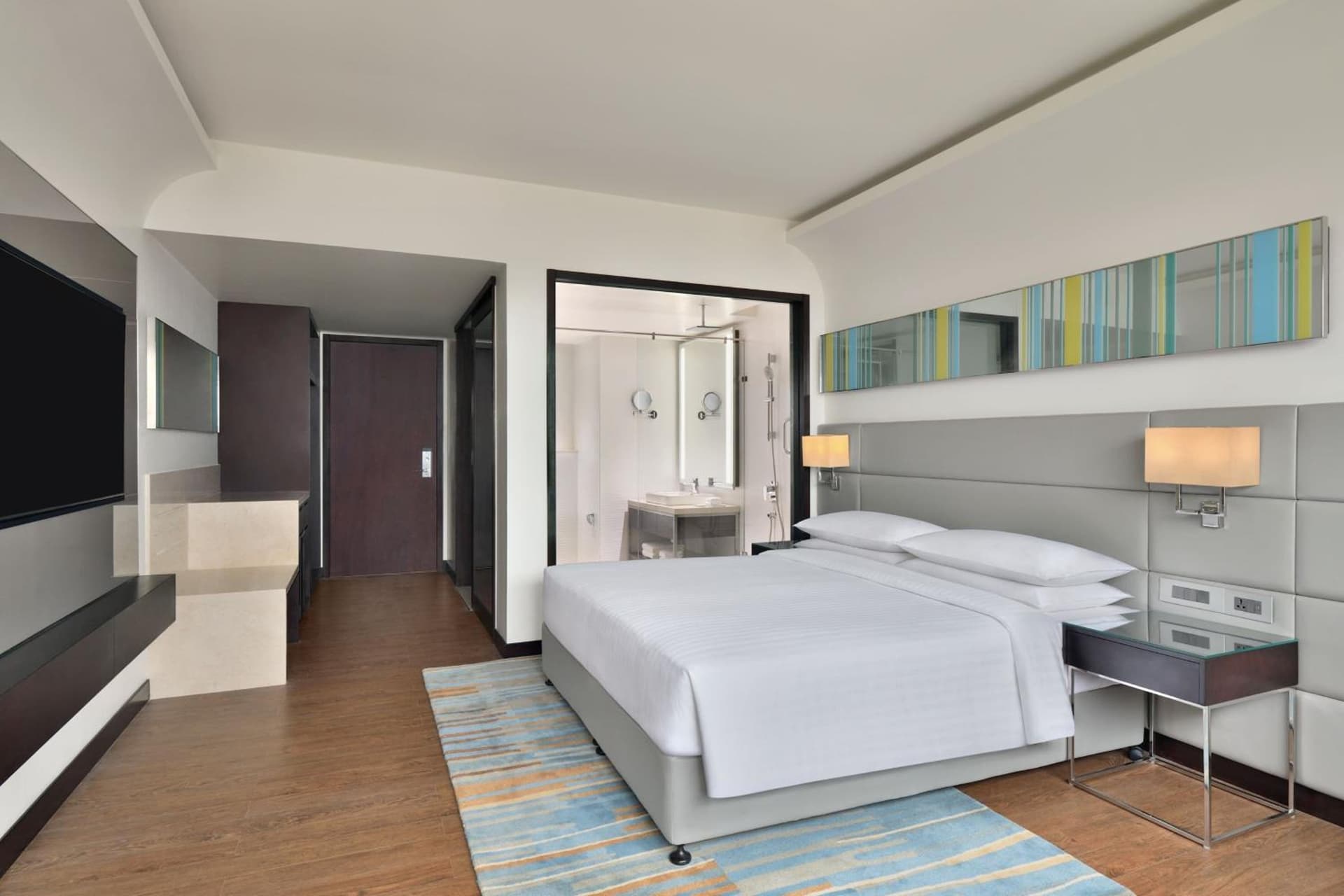 Guest room, 1 King, Hill view
