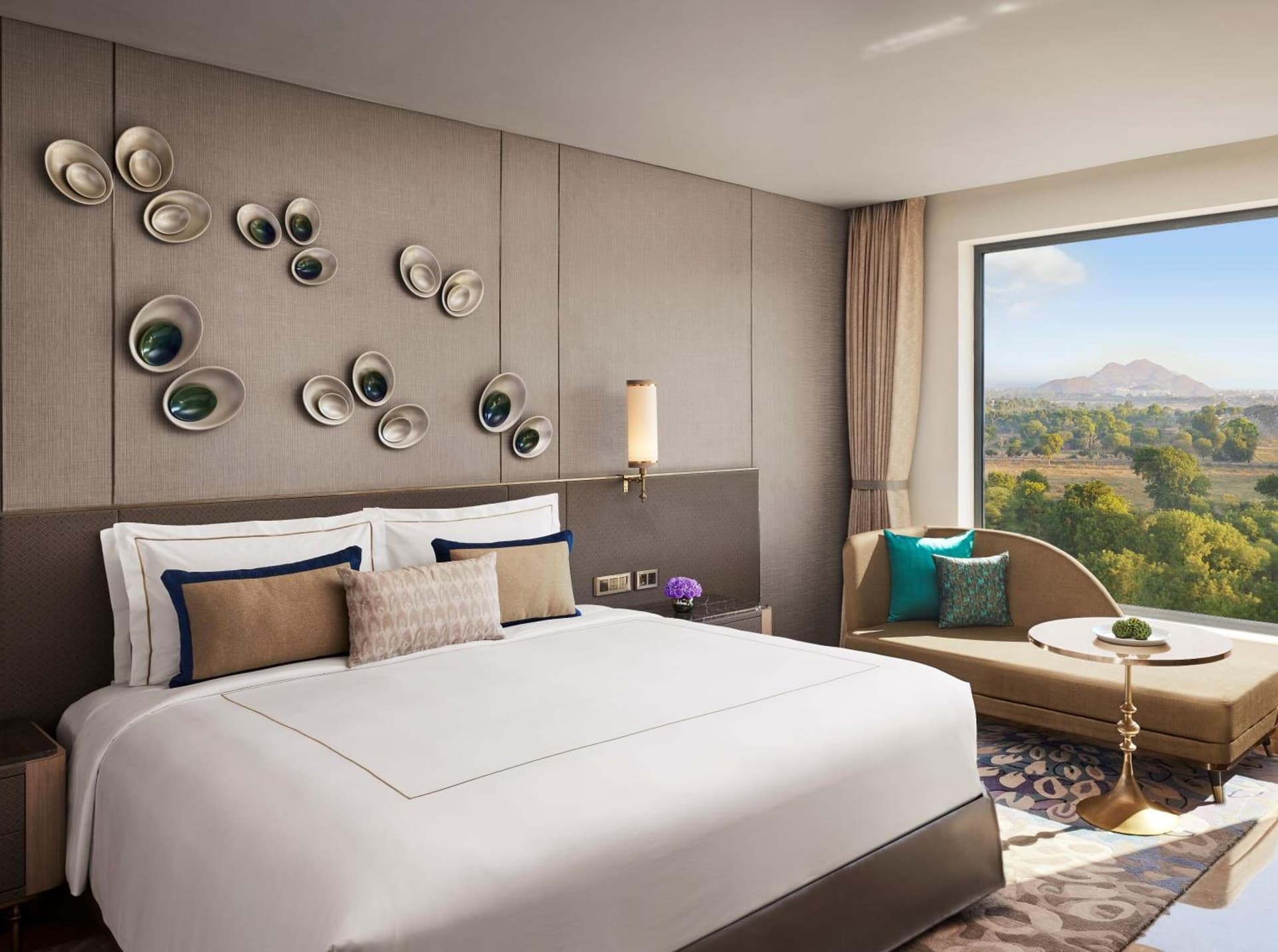 Luxury Room King Bed