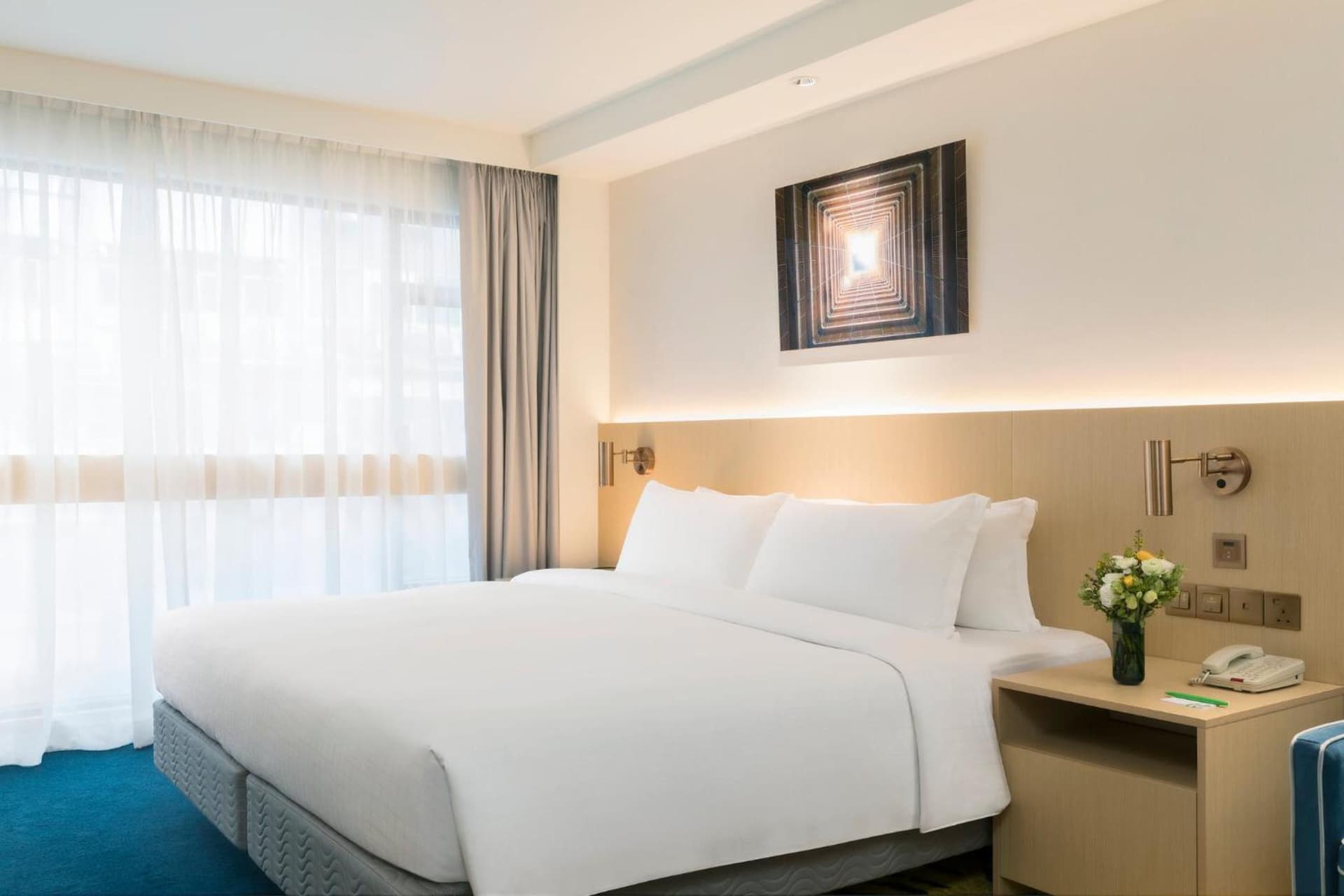 1 Bedroom Suite Middle Floor