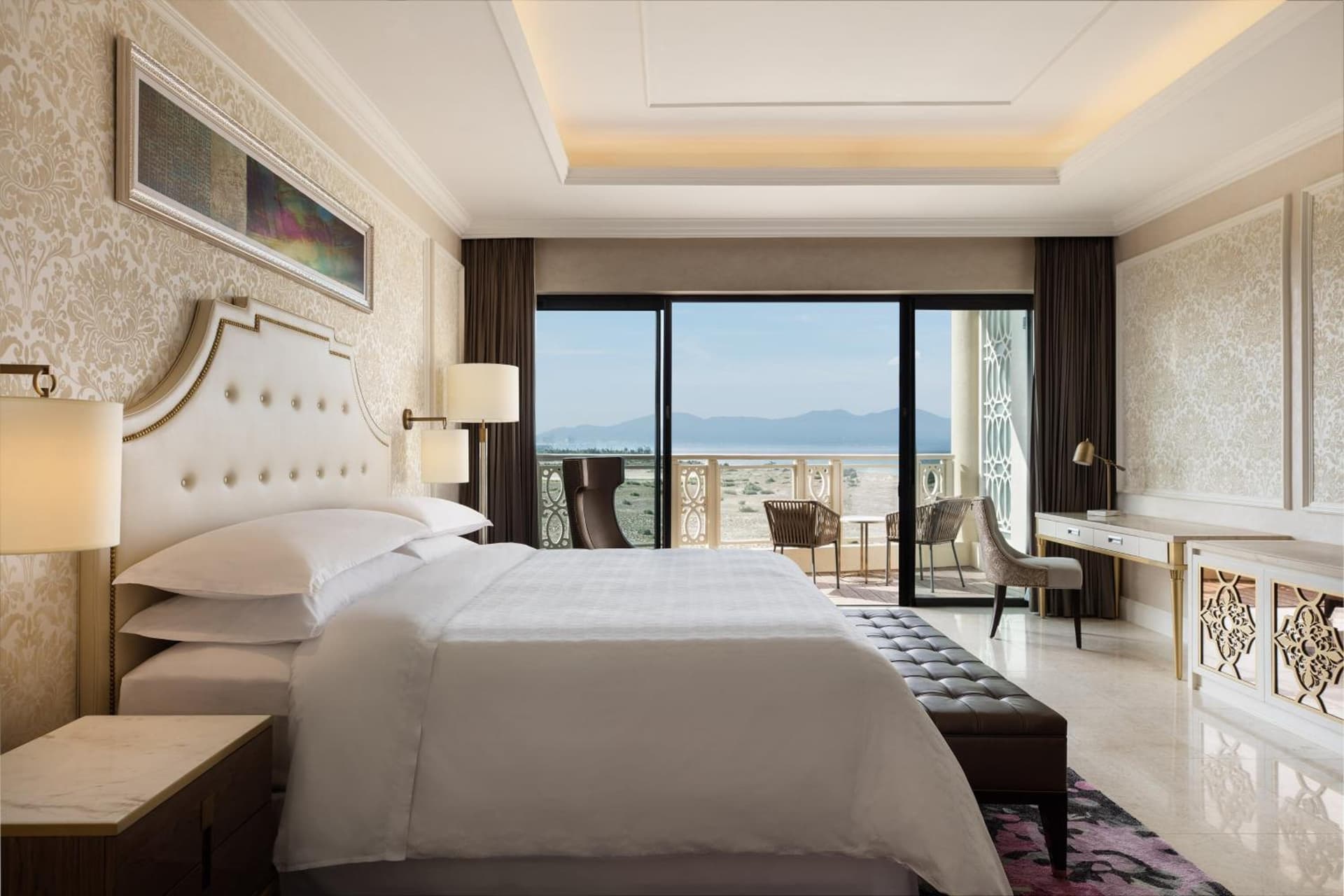 Deluxe, Guest room, 1 King, Bay view