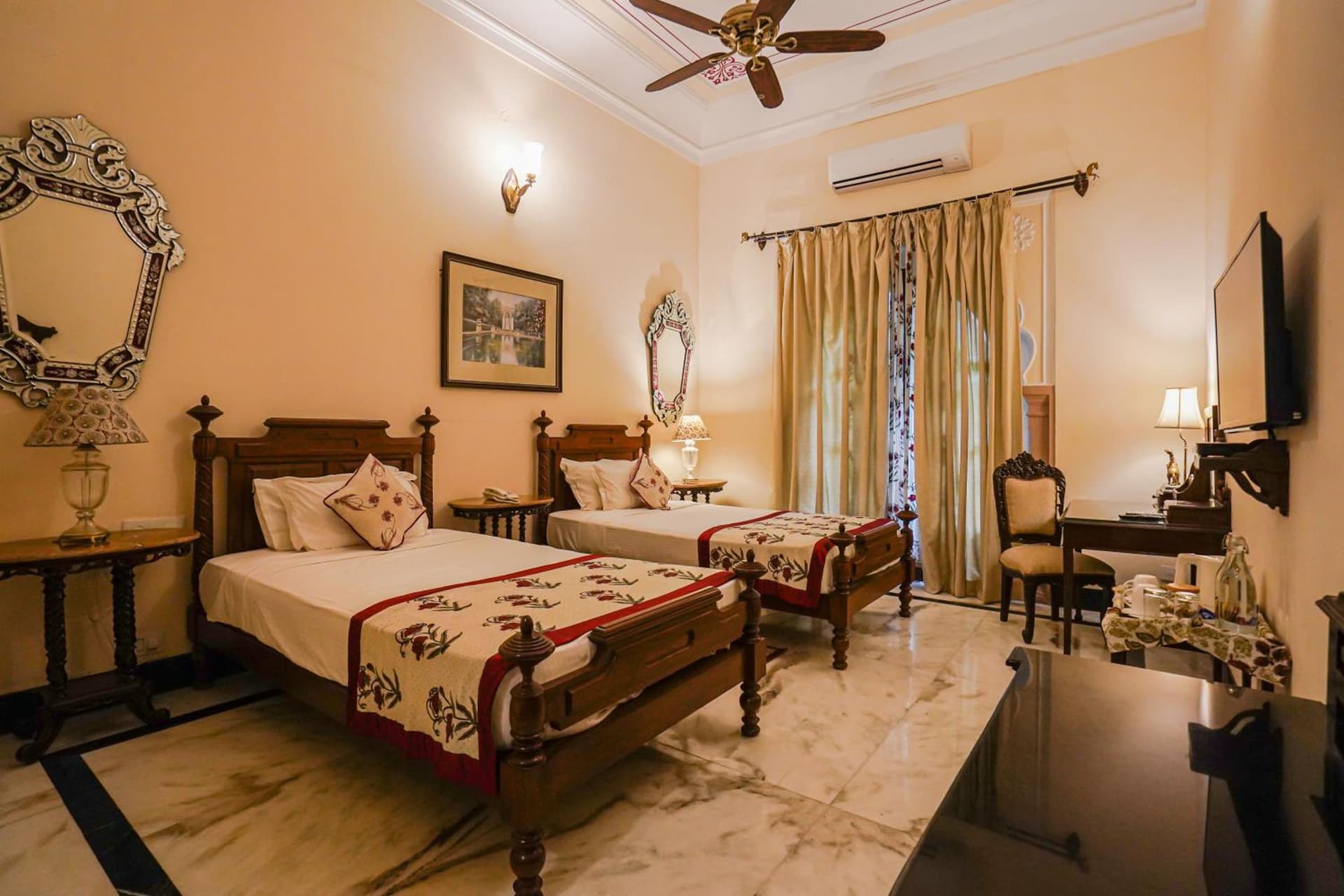 Deluxe Twin Room