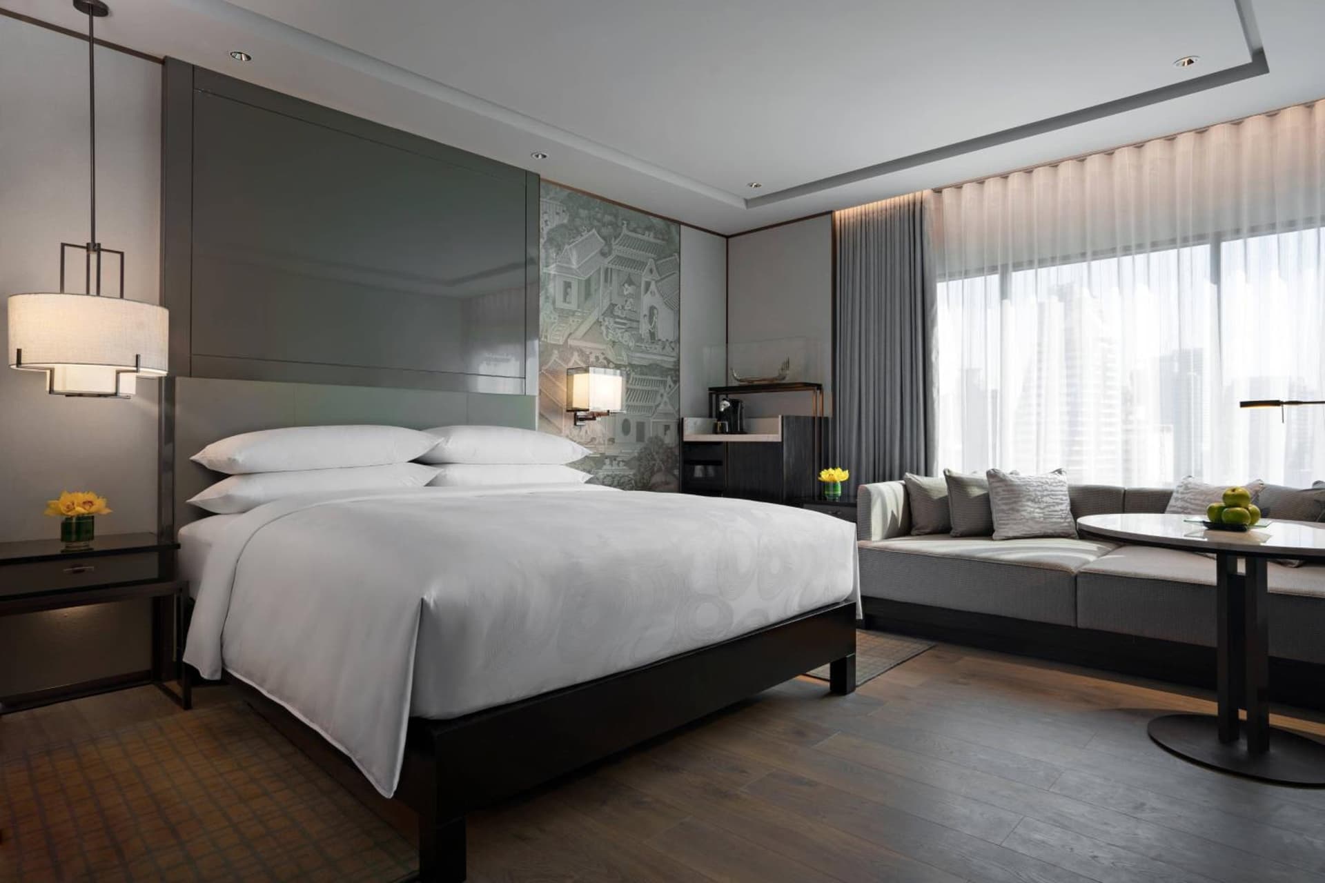 Deluxe King City View Room