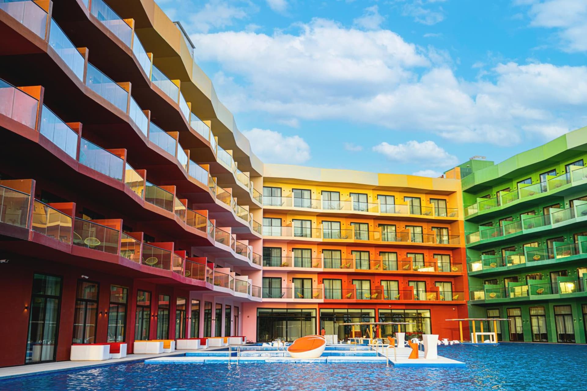 Premium King Pool View Room
