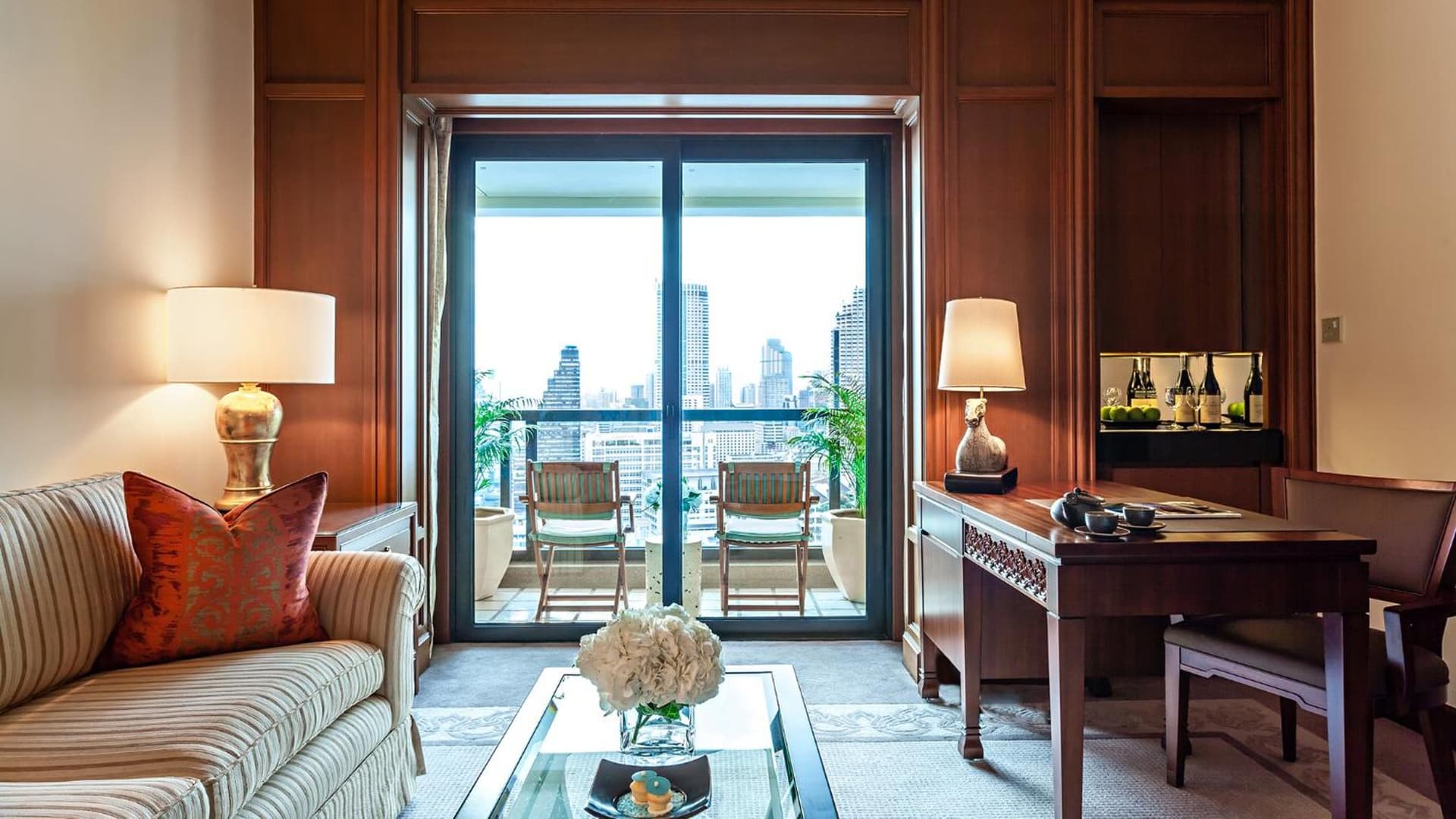 Deluxe King Balcony Room