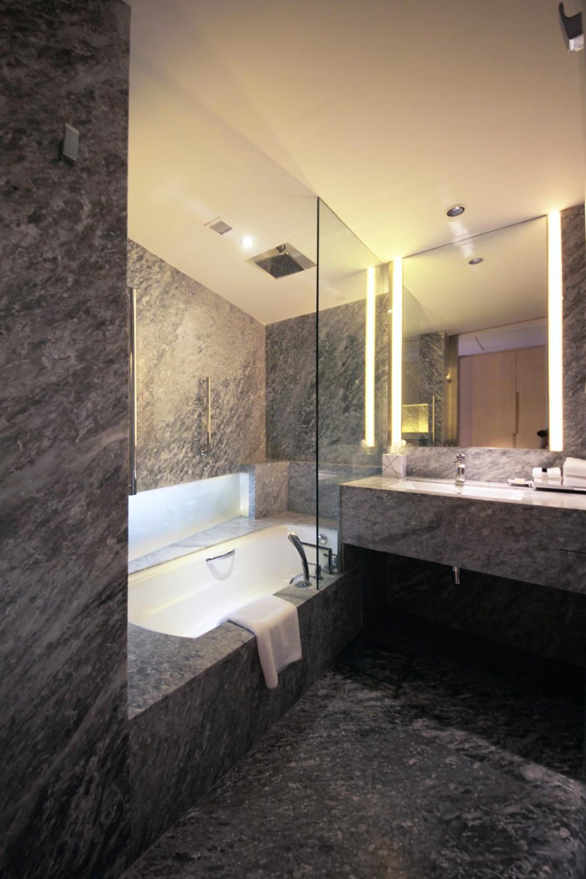 Premium King City View Room