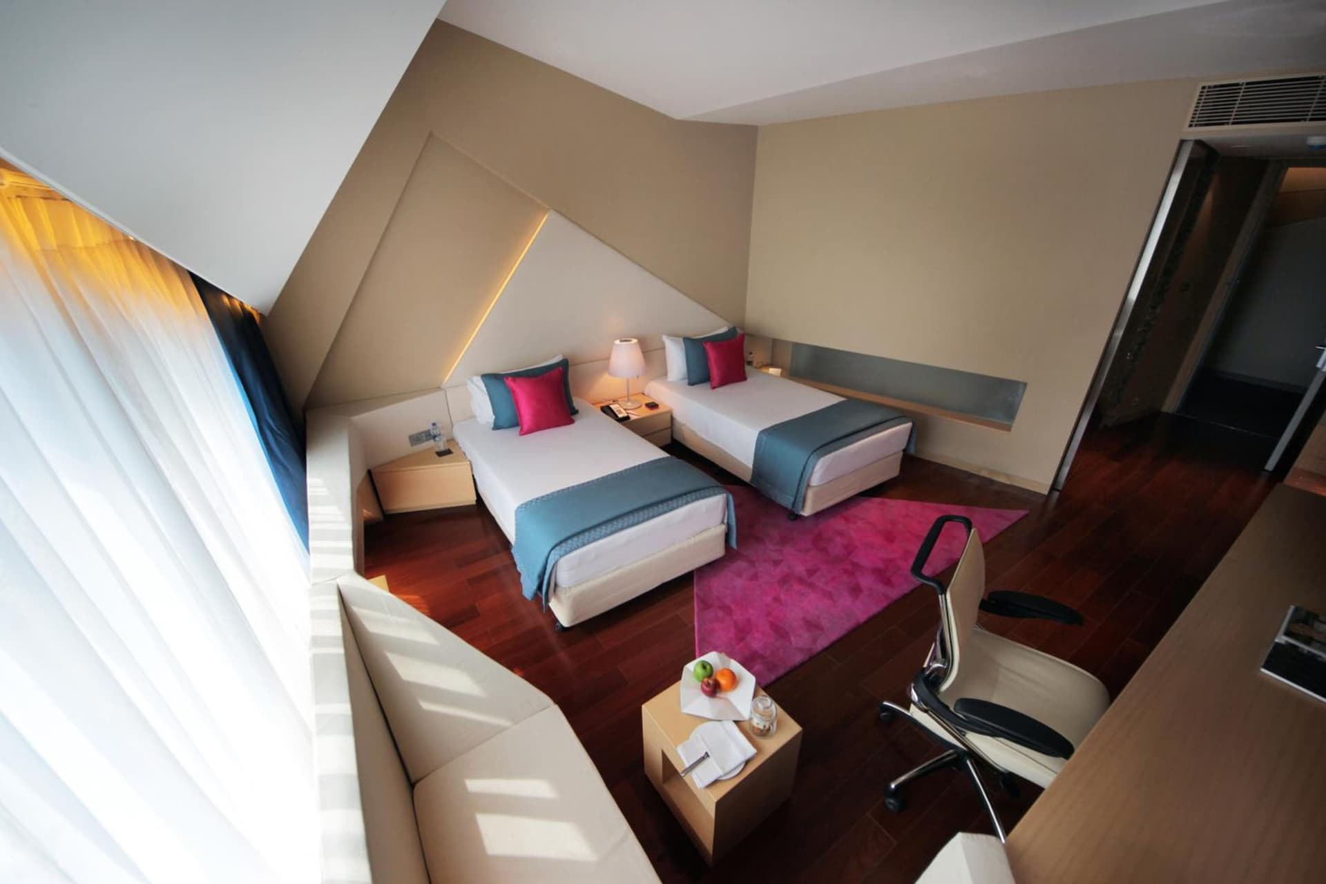 Deluxe Twin City View Room