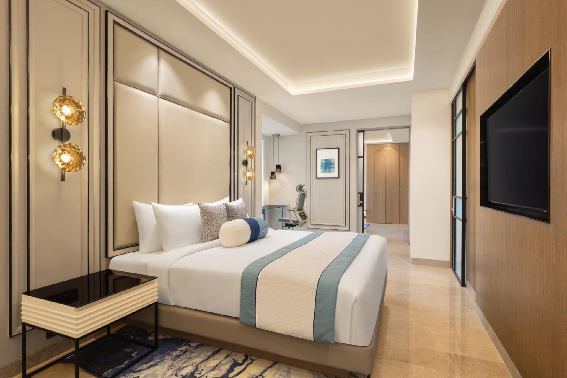 Suite King Courtyard View Room