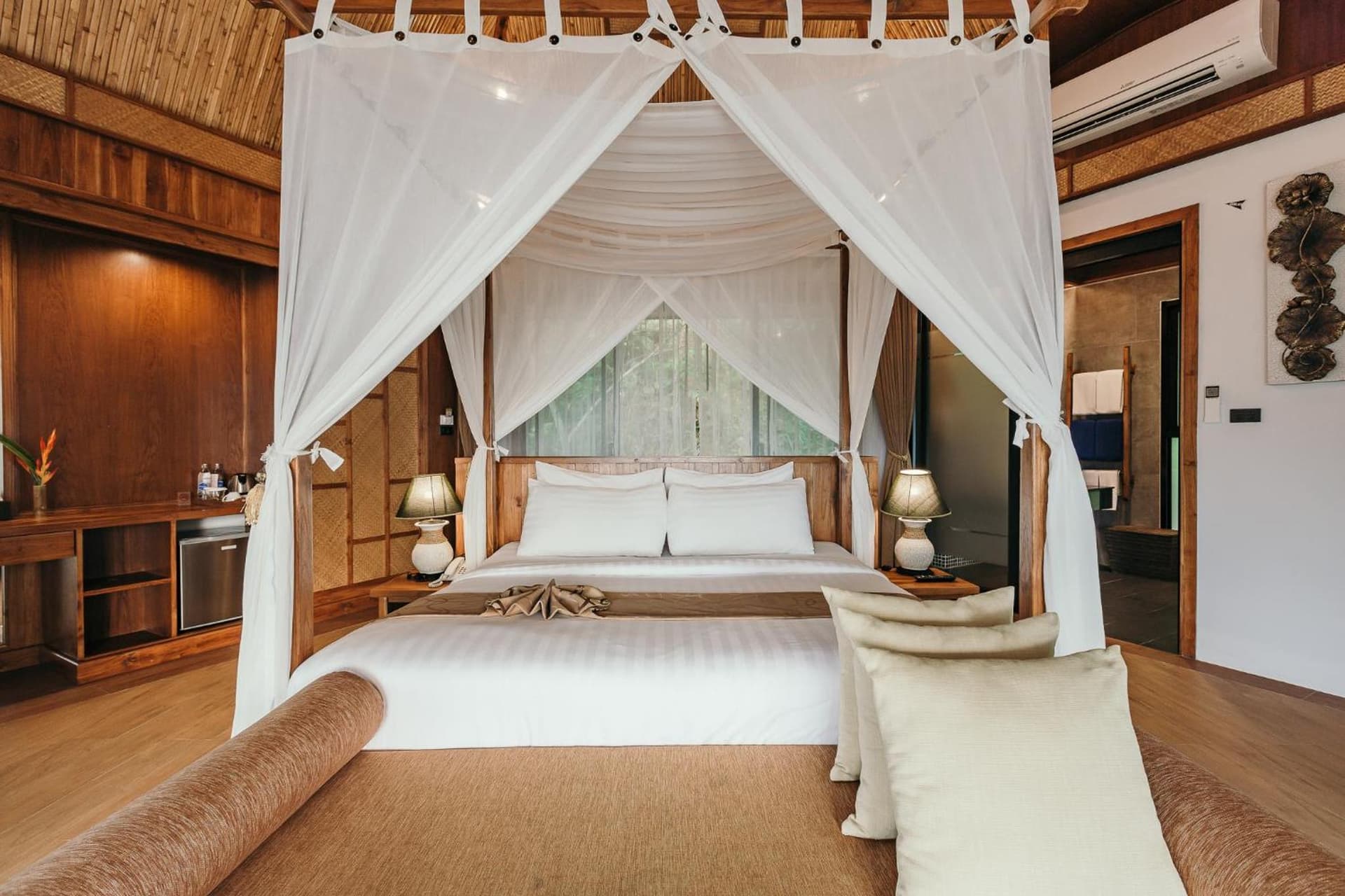 King Suite with Spa Bath