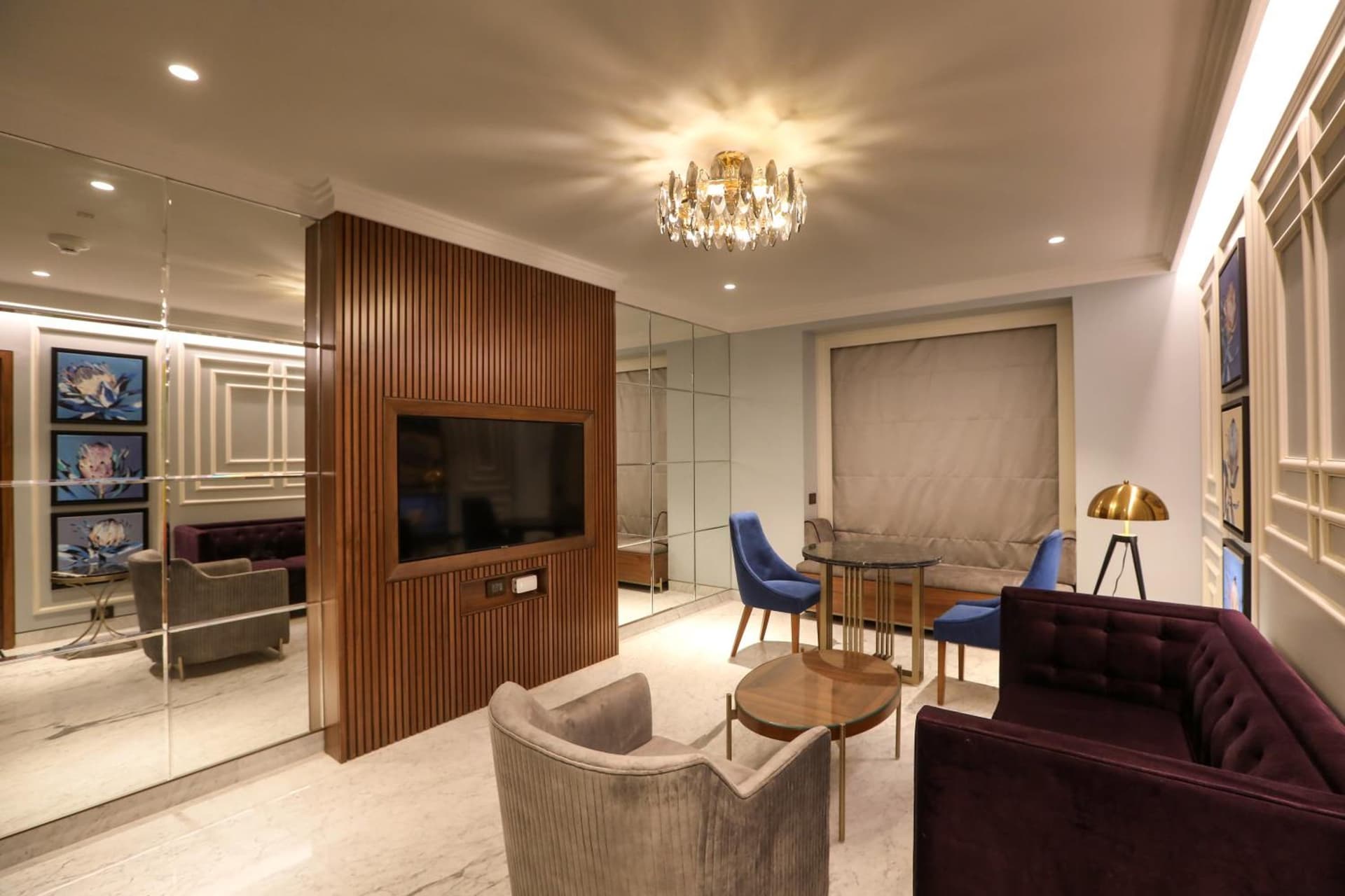 Suite Queen Room