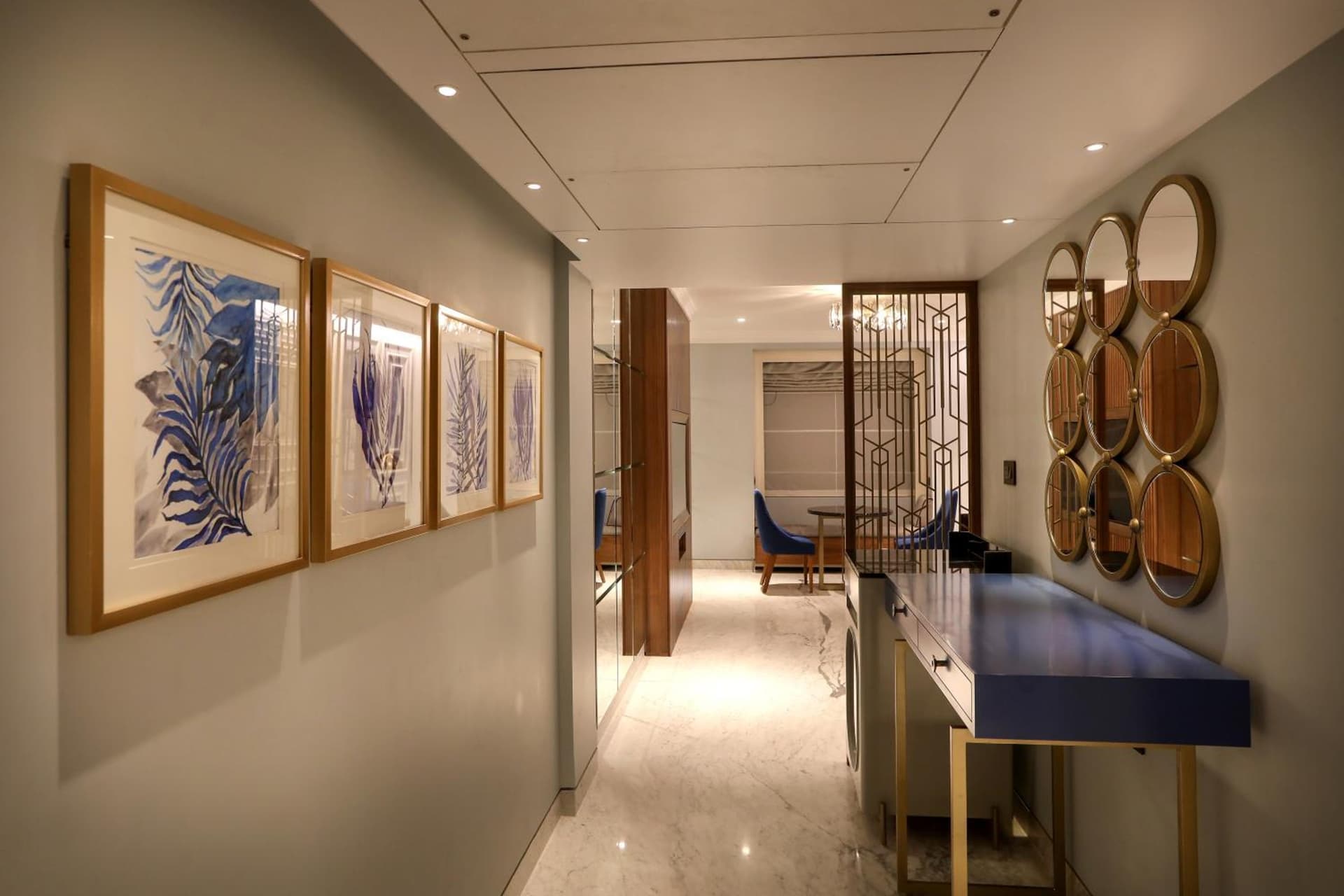 Suite Queen Room