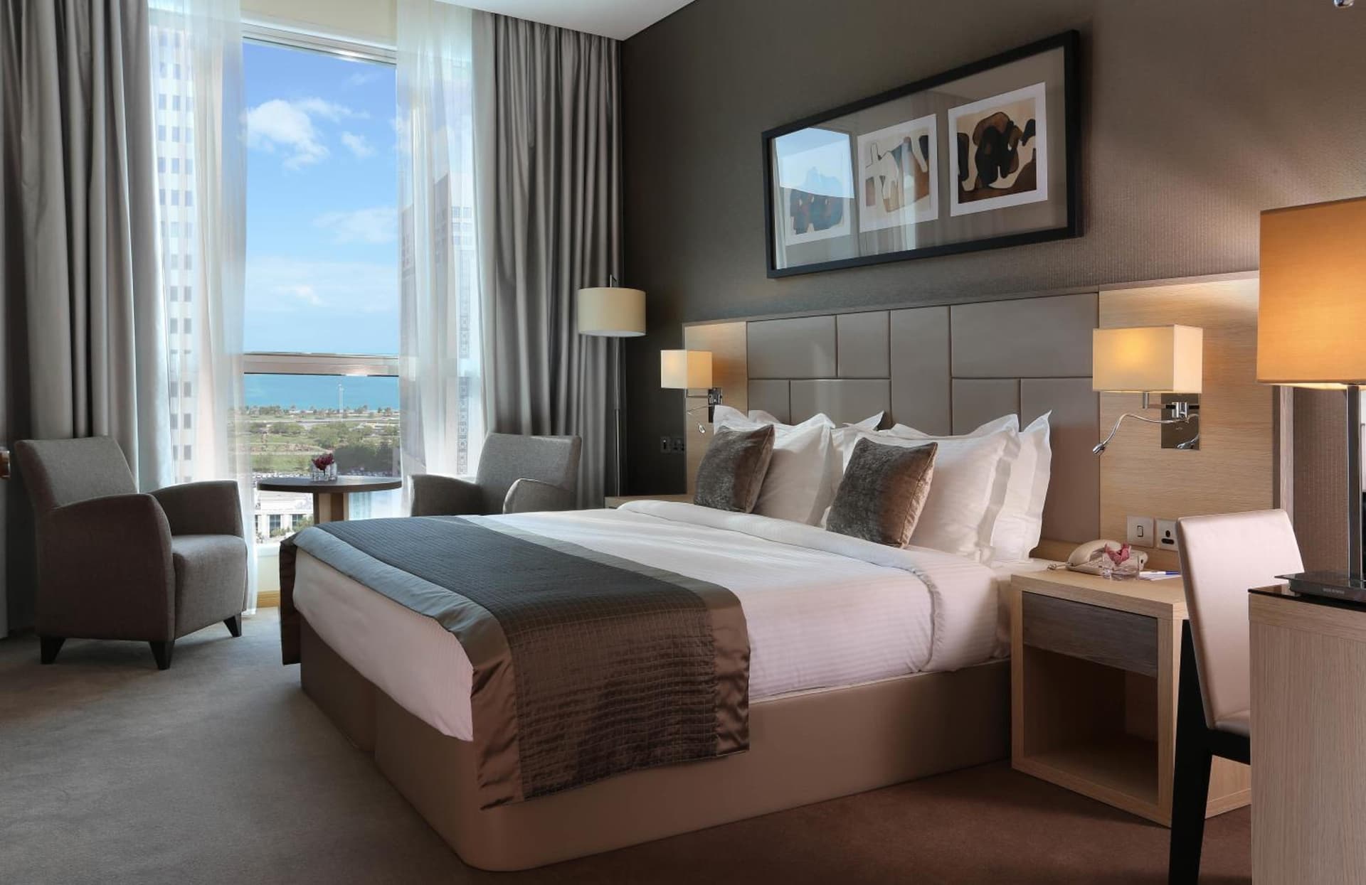 Deluxe King Sea View Room