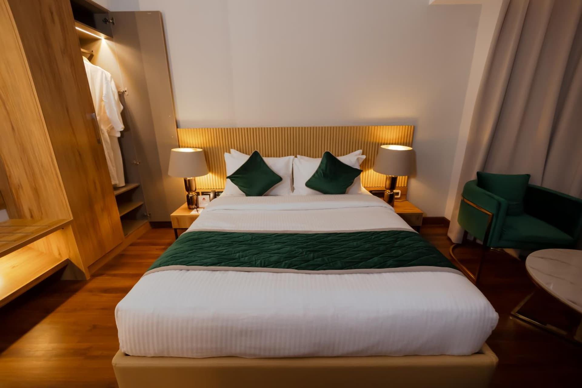 Deluxe Queen Room