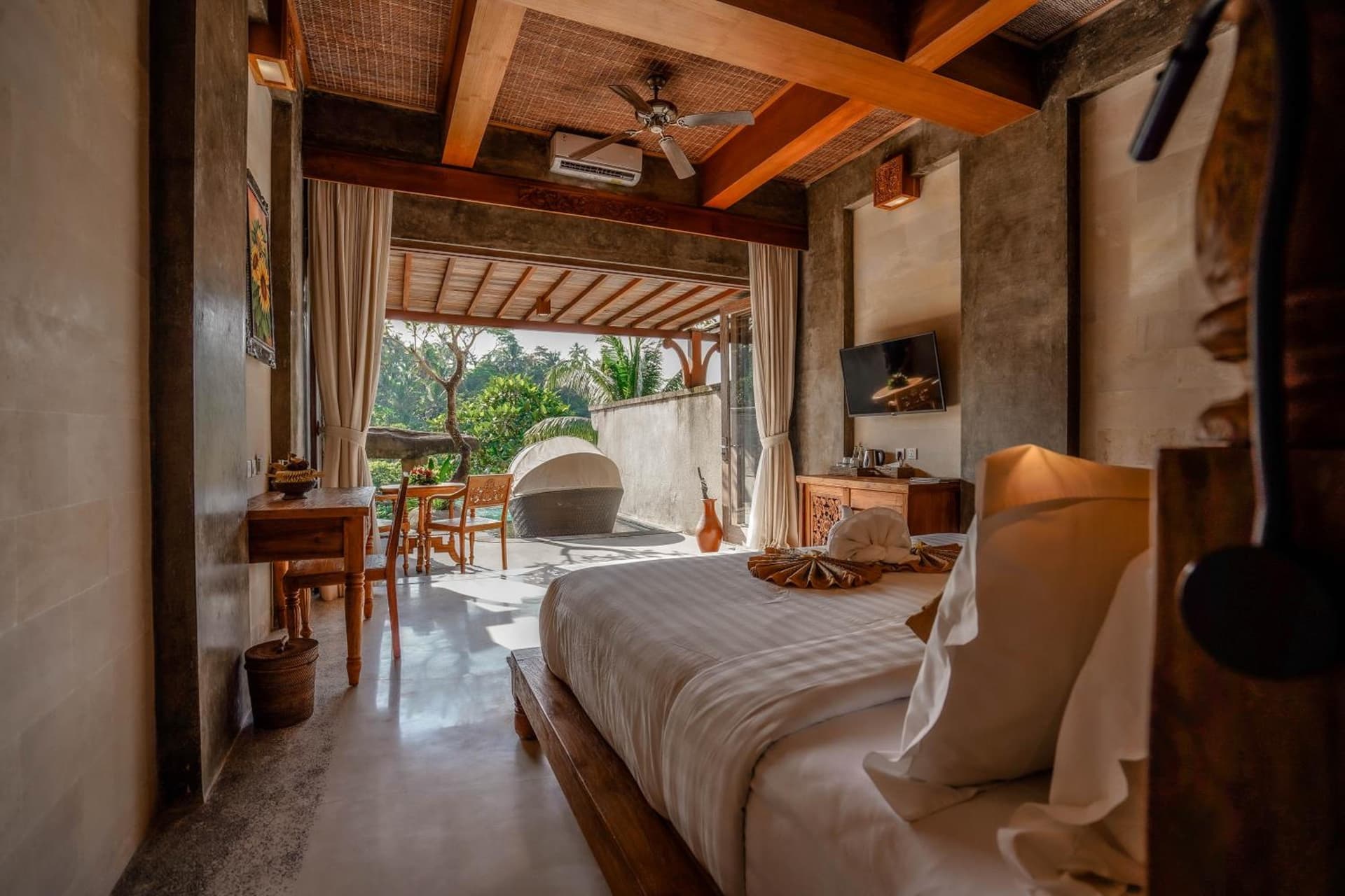 Royal Suite with Pool and Jungle View