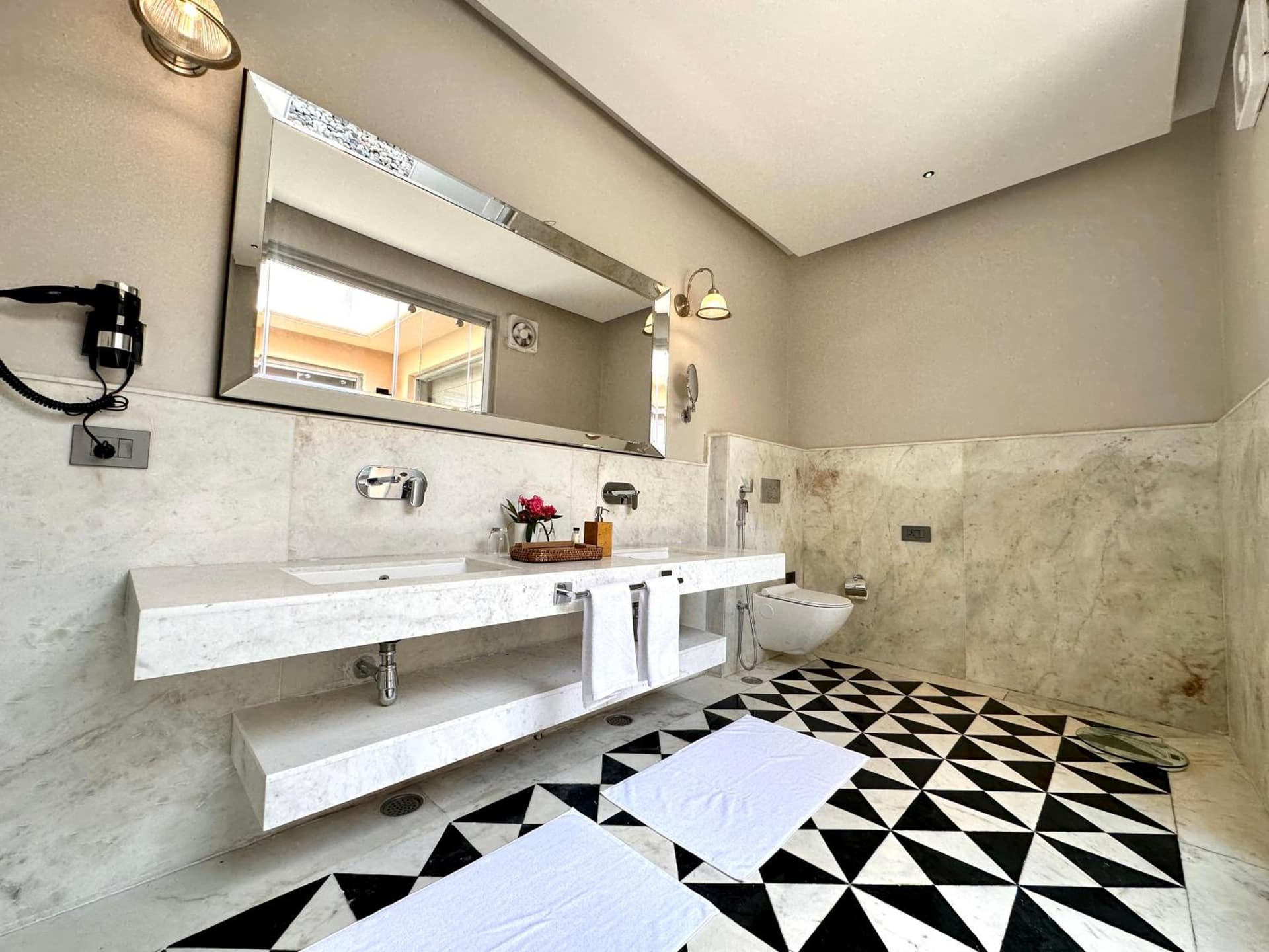 Villa Pool View Plunge Pool Room
