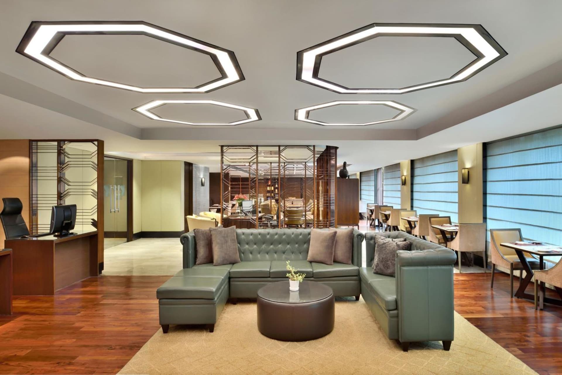 Club King Room
