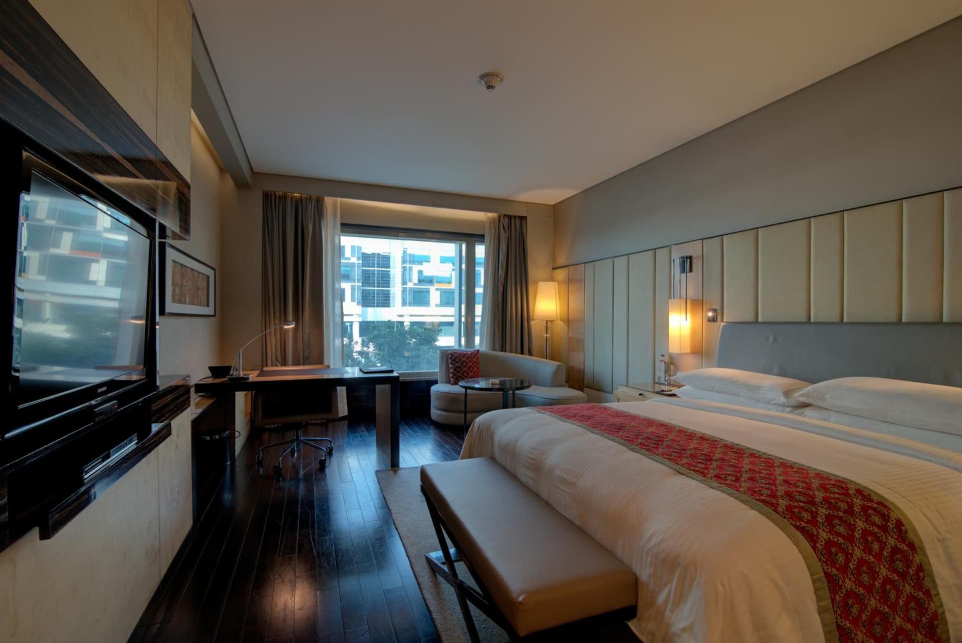 Deluxe King Room
