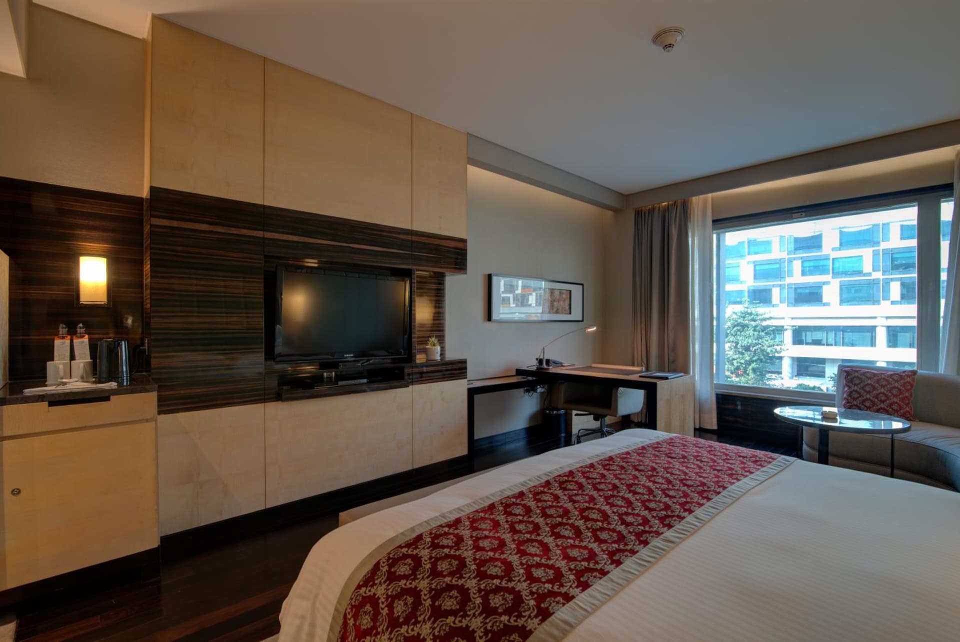 Double Deluxe King Bed
