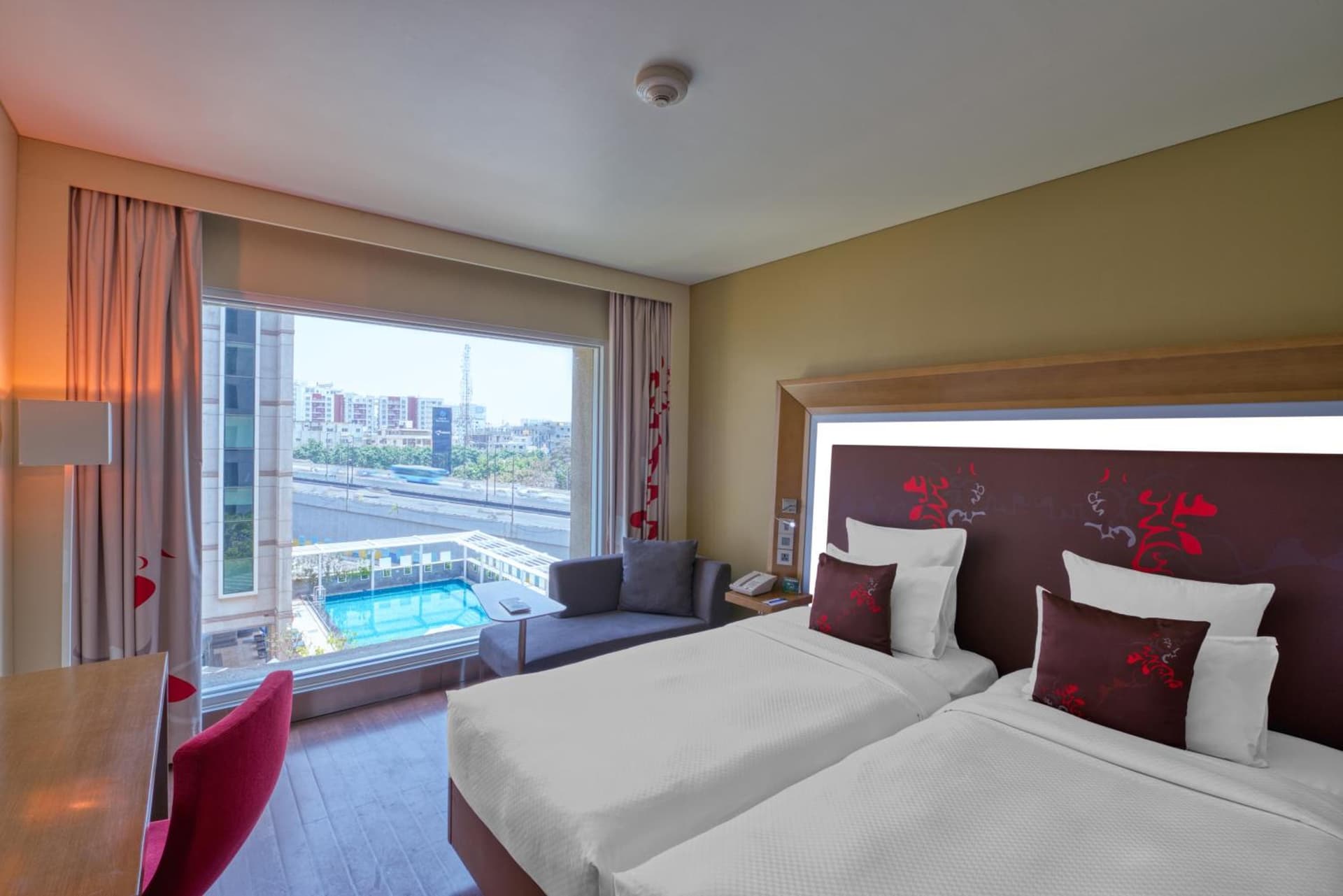 Deluxe Room Twin Beds