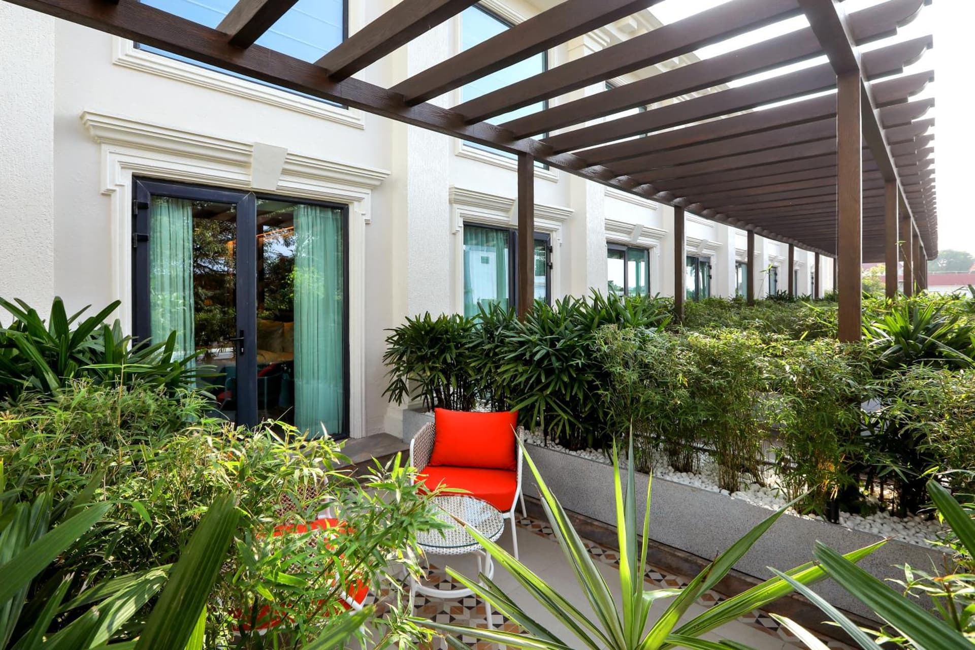 Business Double Garden View Balcony Room