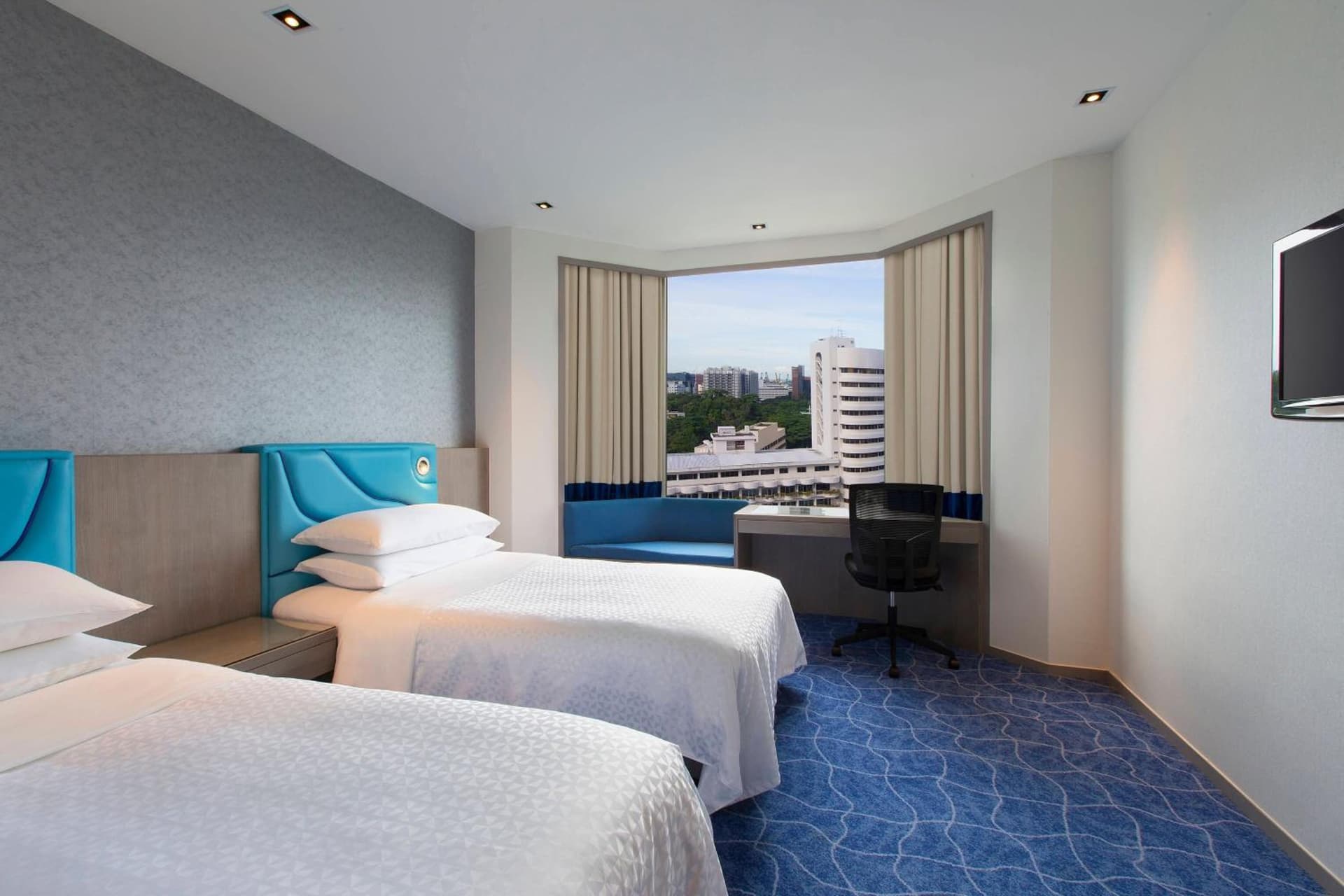 Deluxe Room, 2 Twin, City View