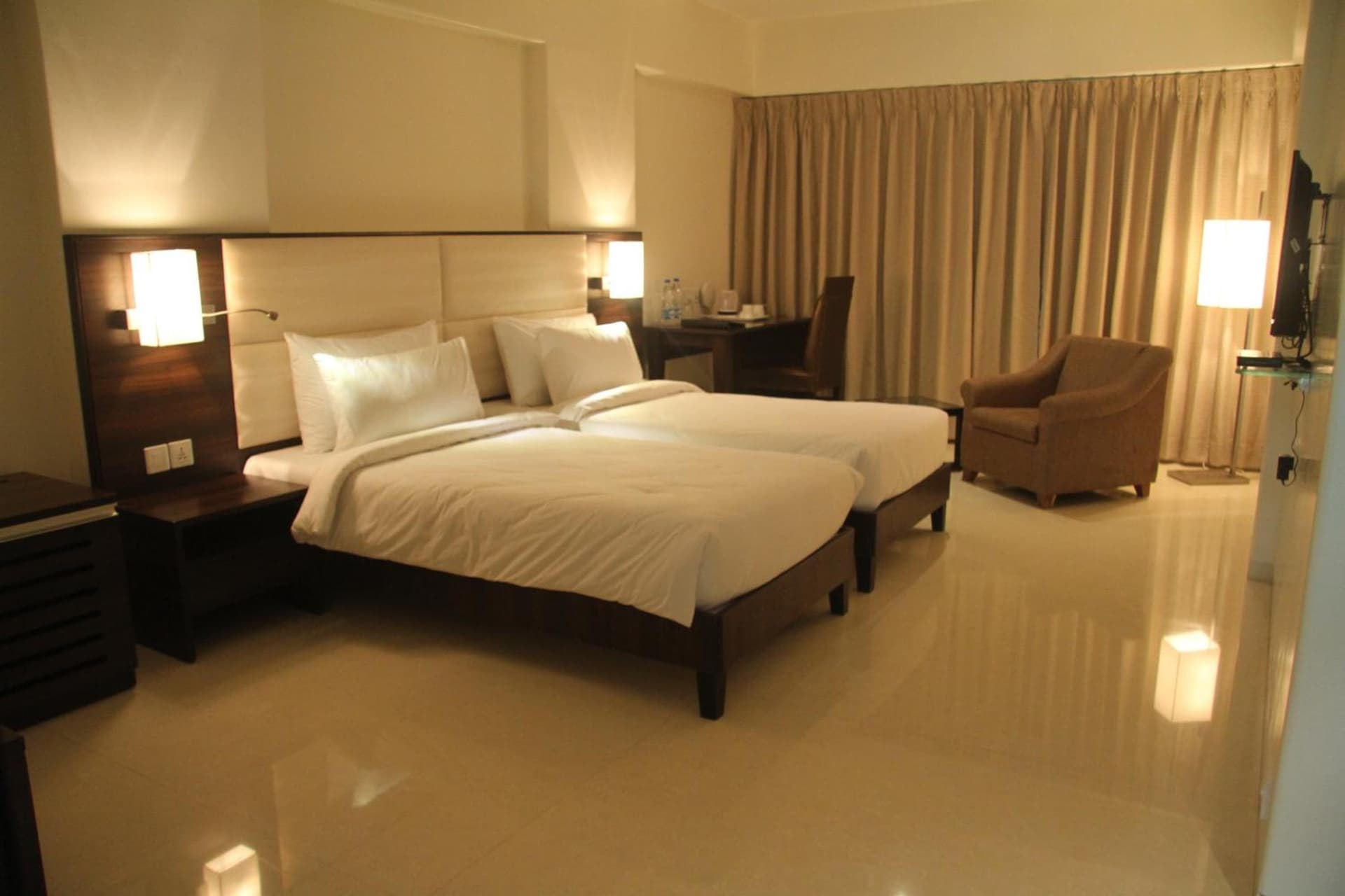 Deluxe Twin Room