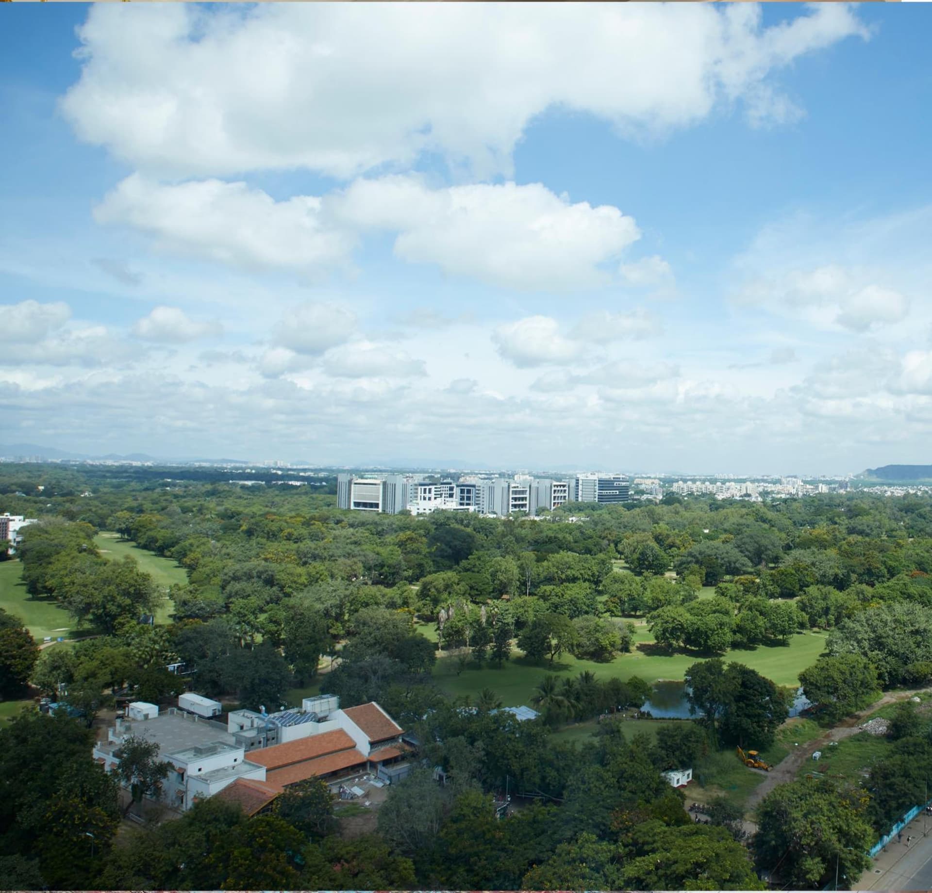 Deluxe Queen City View Room