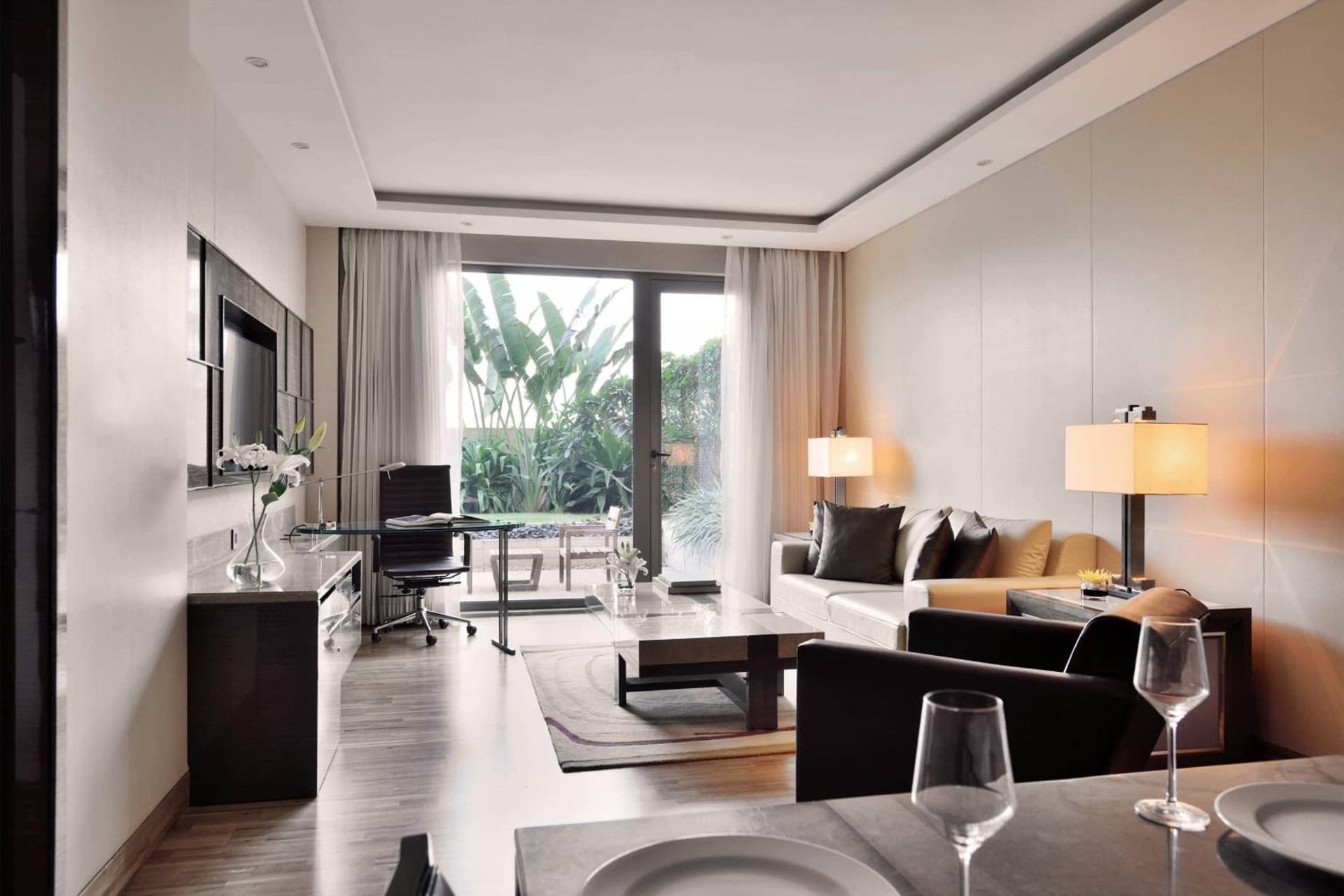 Suite King Balcony Room