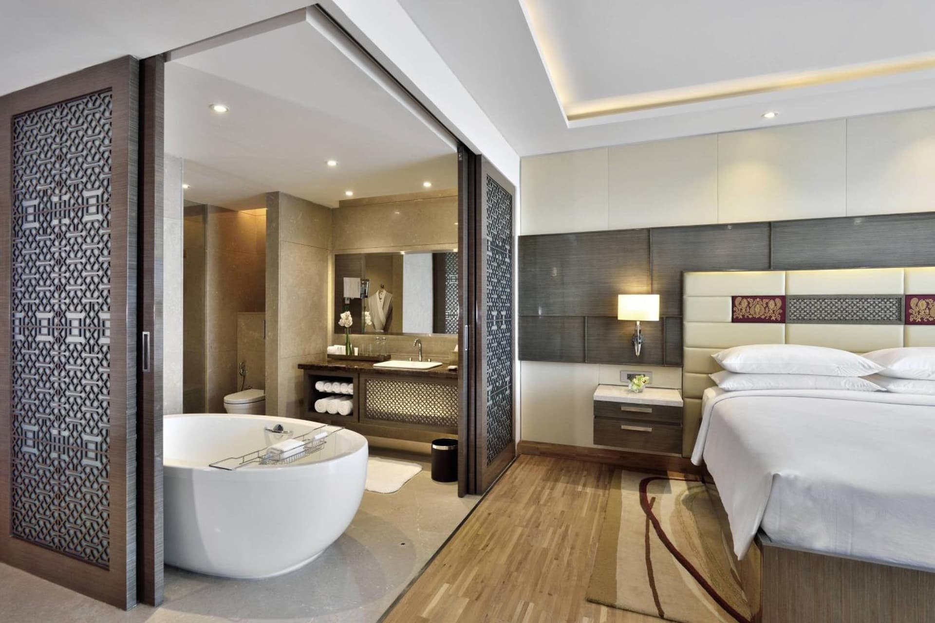 King Balcony Room