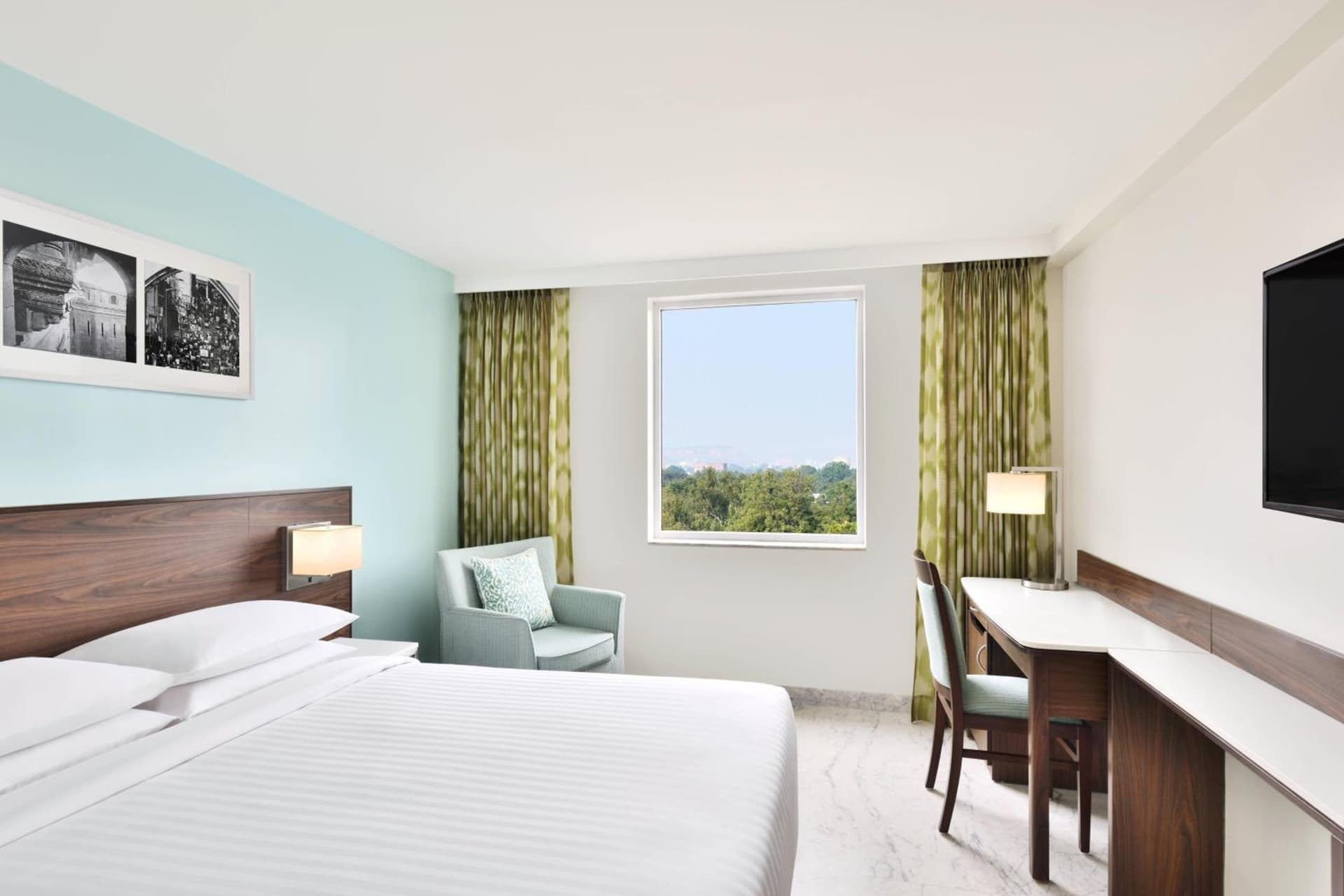 Executive Queen Room
