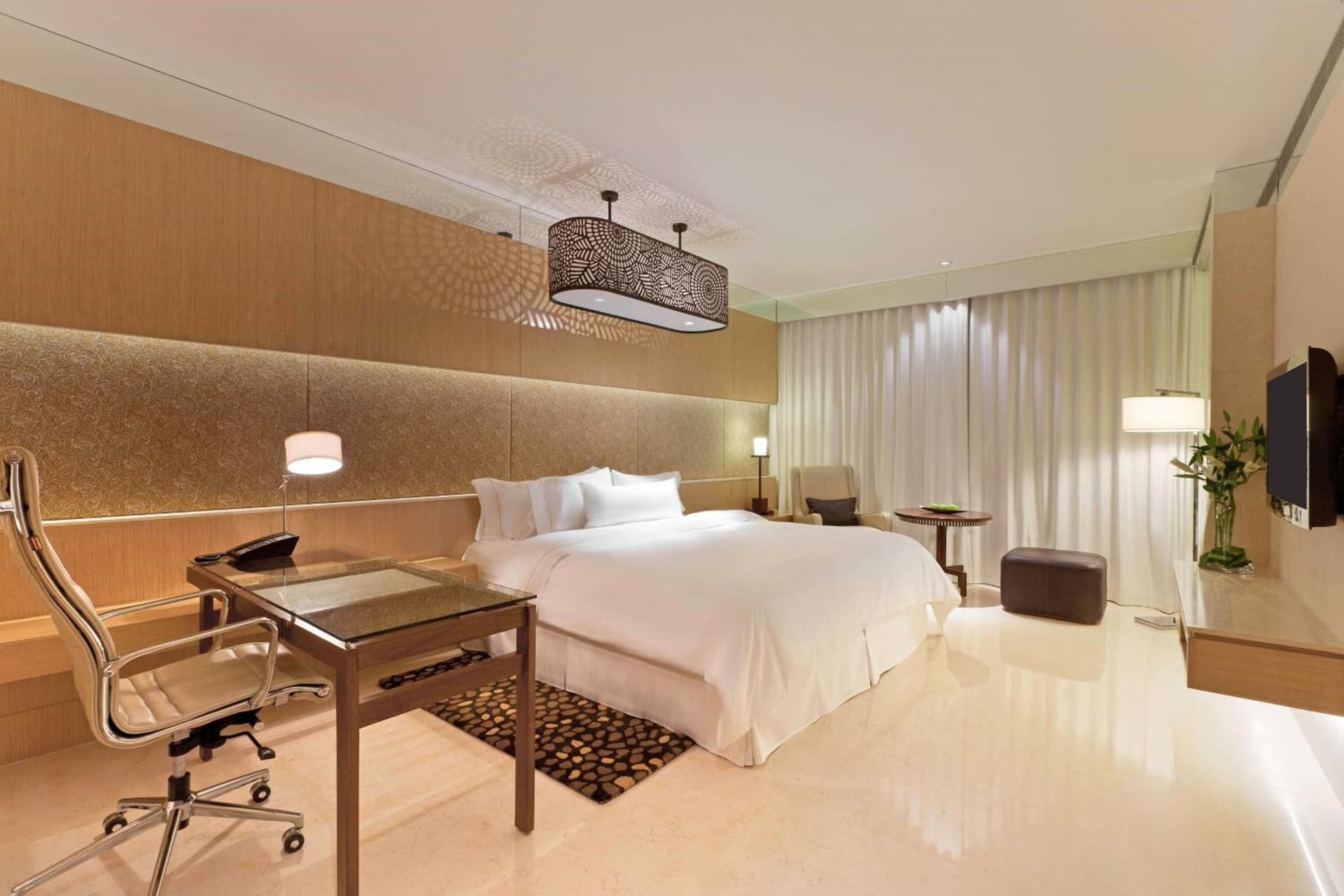 Club King City View Room
