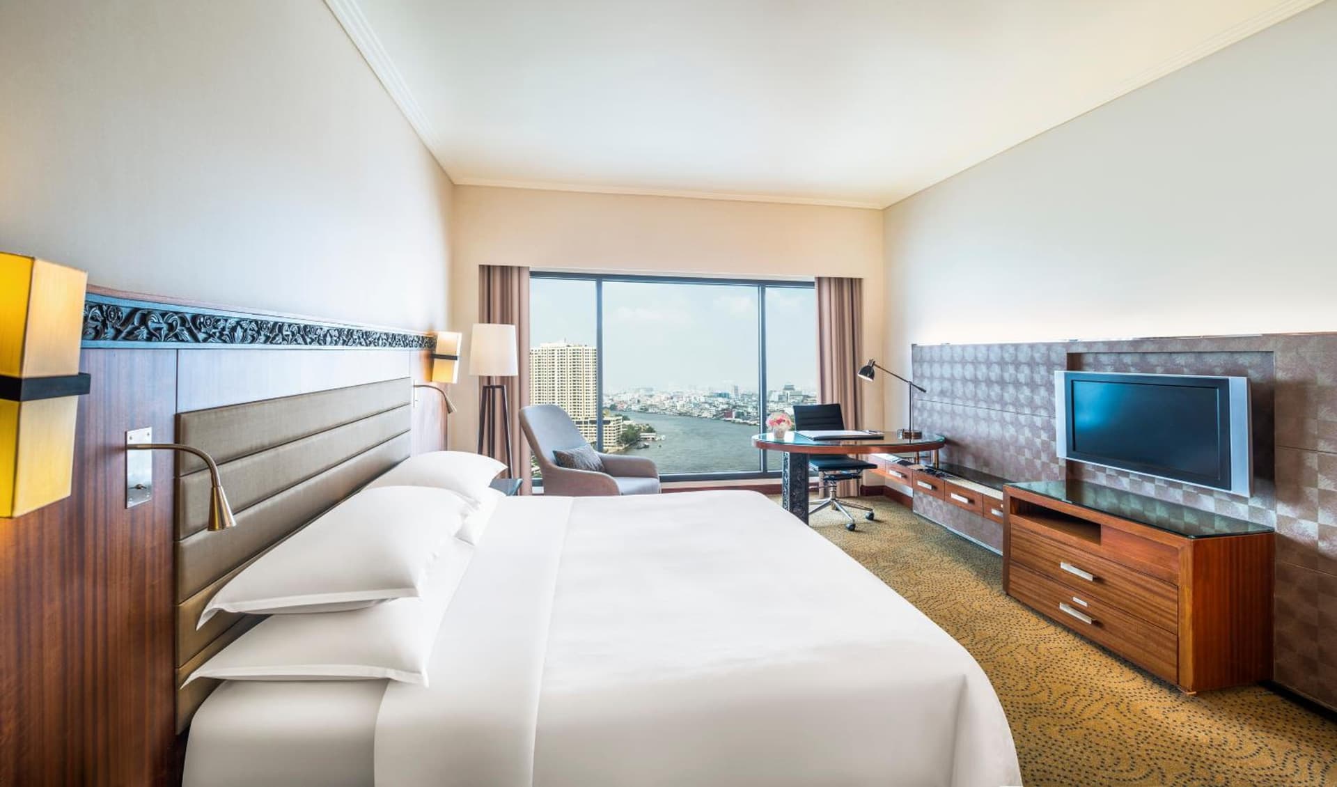 Deluxe Guest room, 1 King, River view