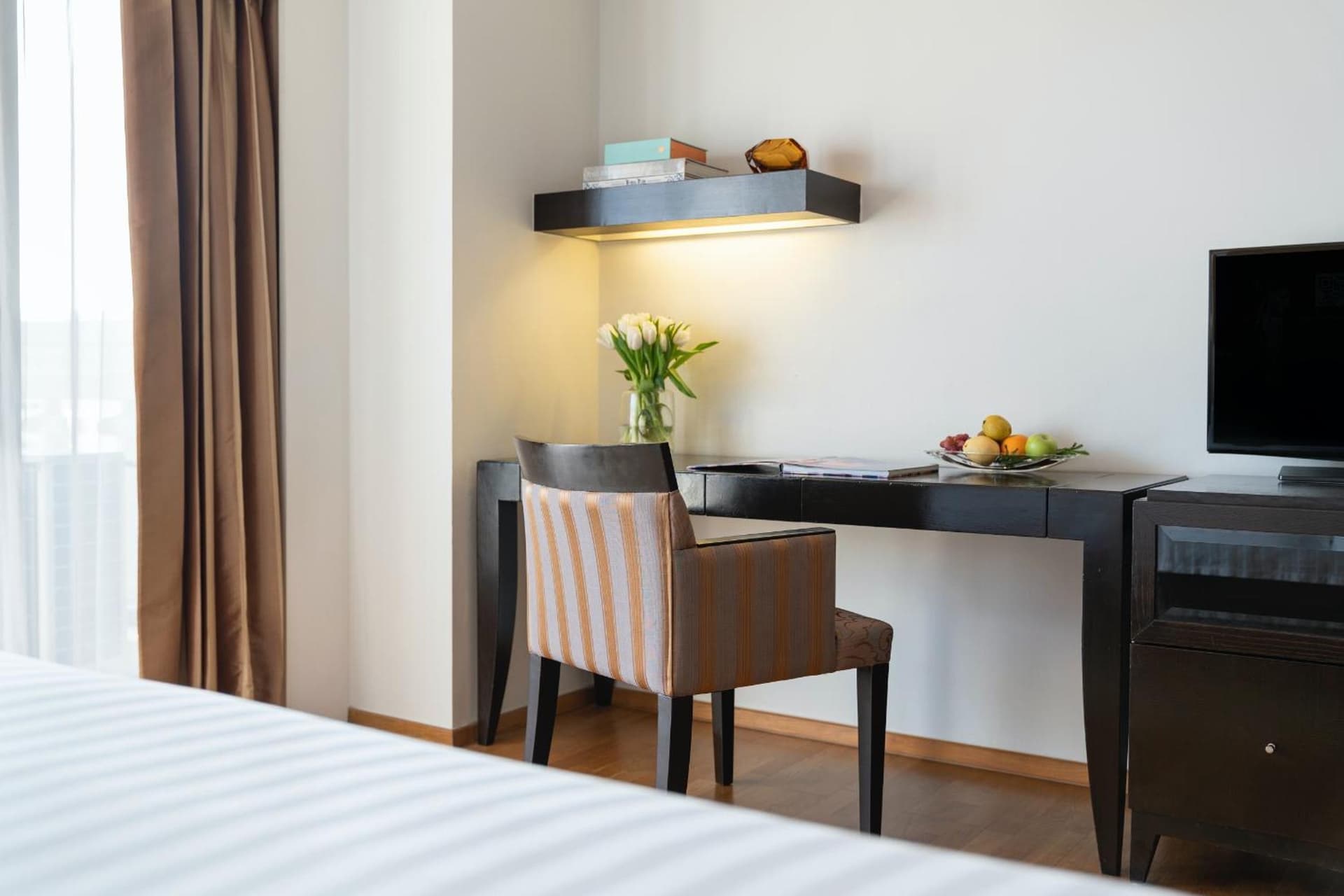 Suite King River View Room