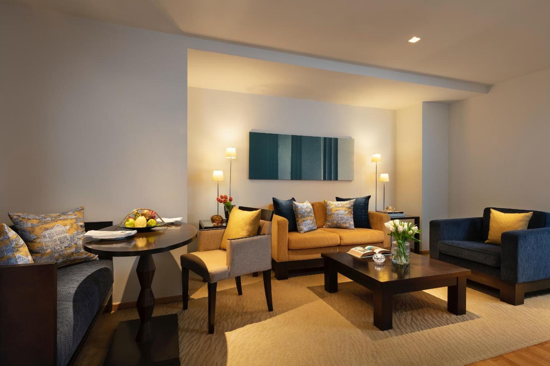Club King Or Twin City View Room