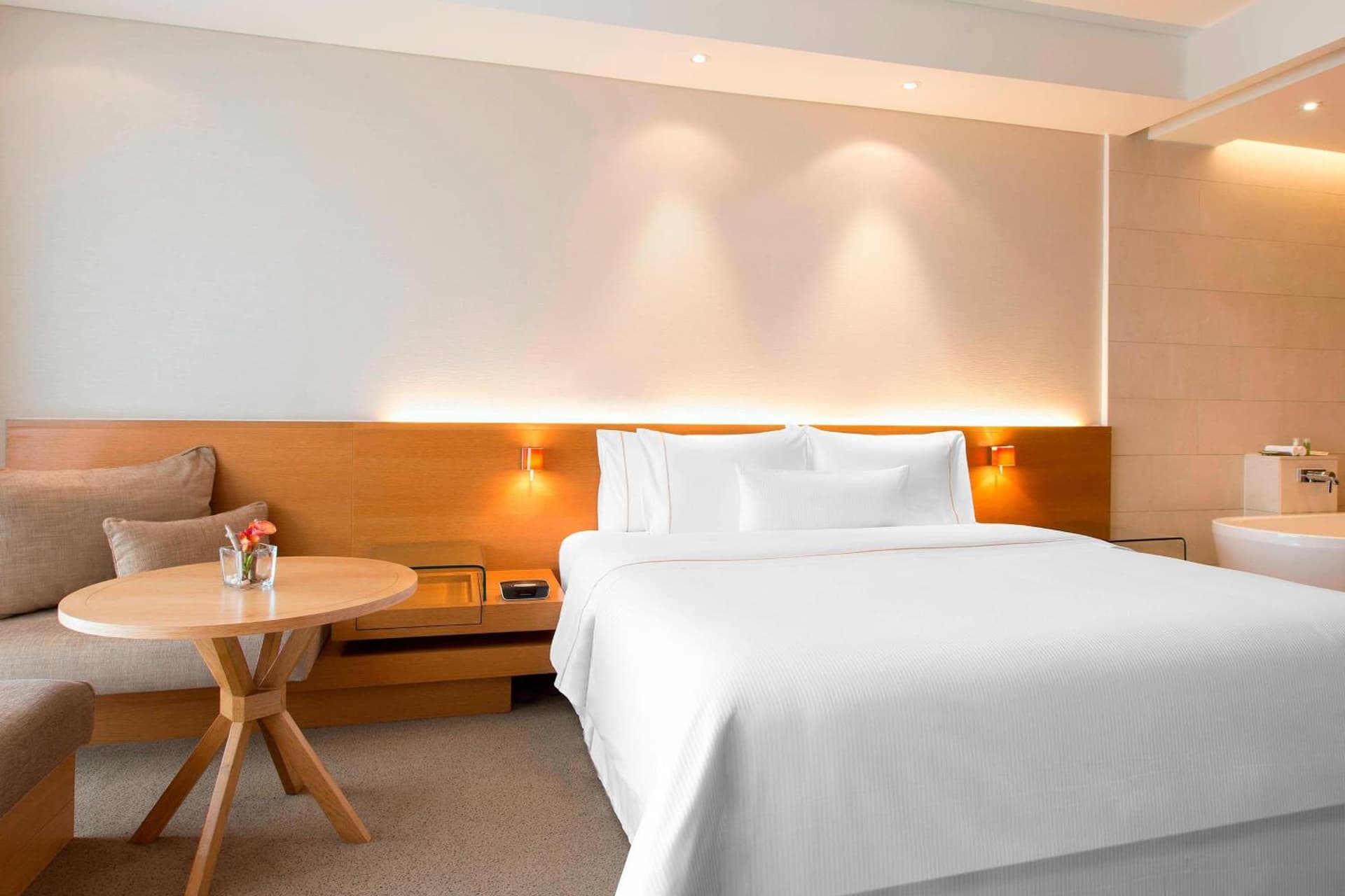 Club King Room