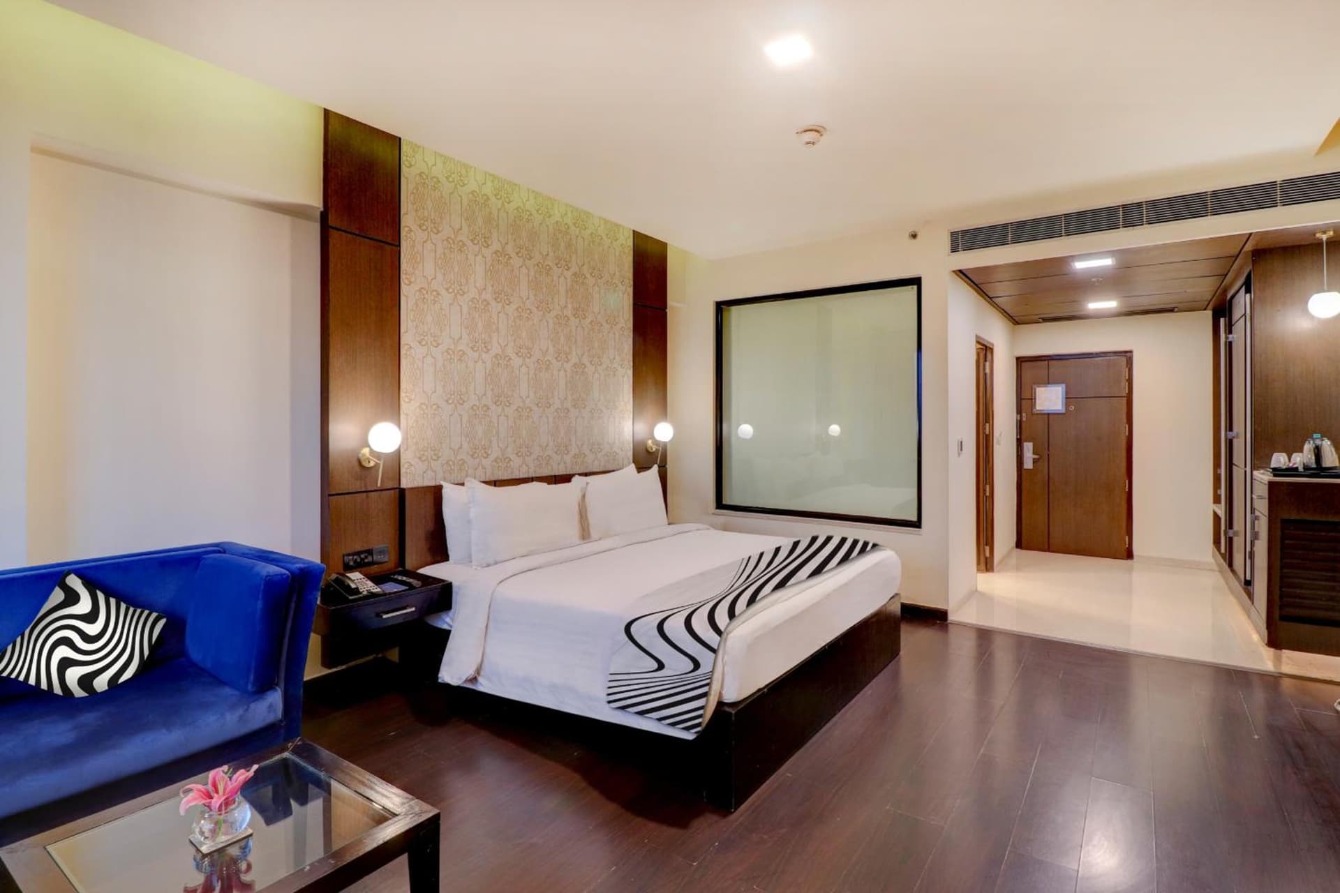 Junior Suite King Room