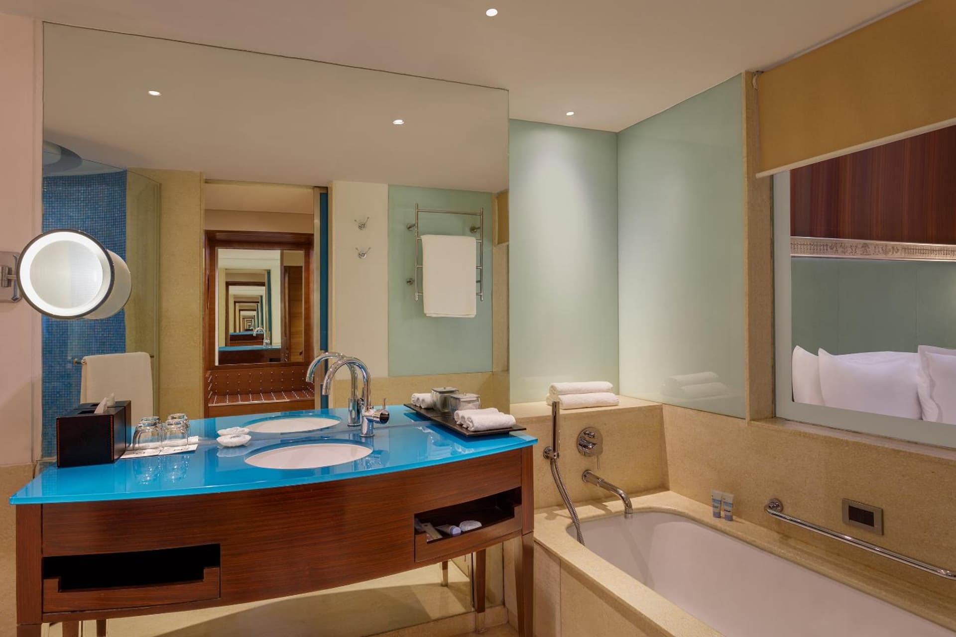 Club King Room