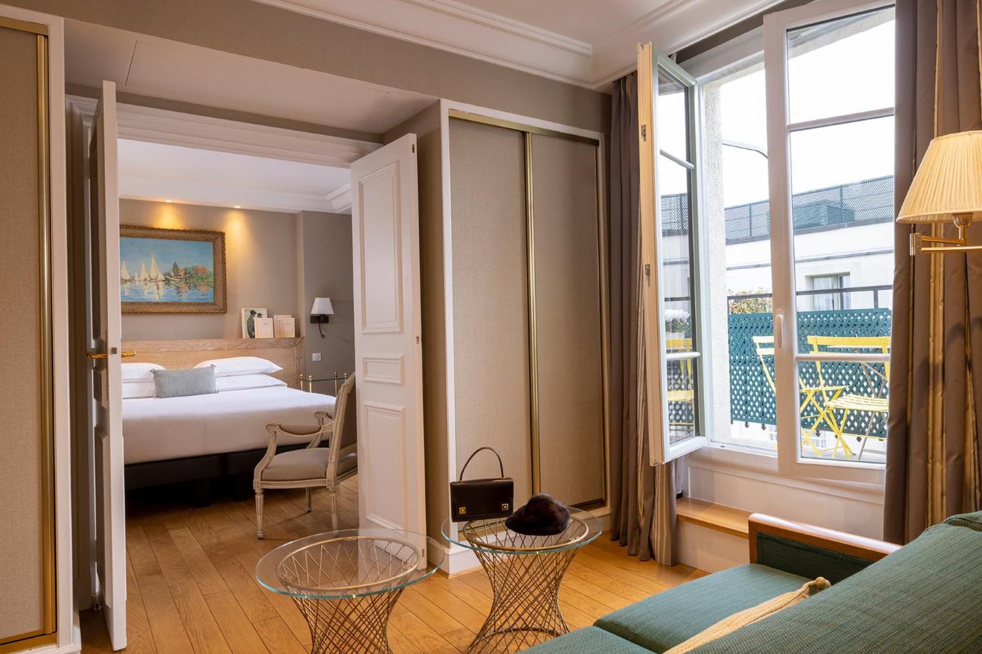 Suite Queen Room