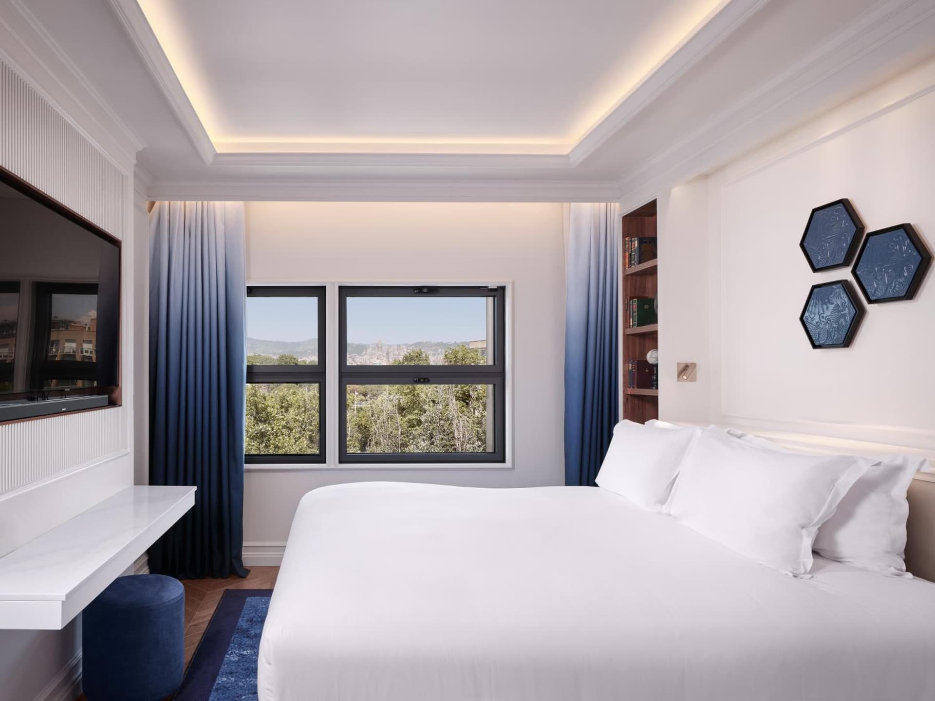 Suite Queen City View Room