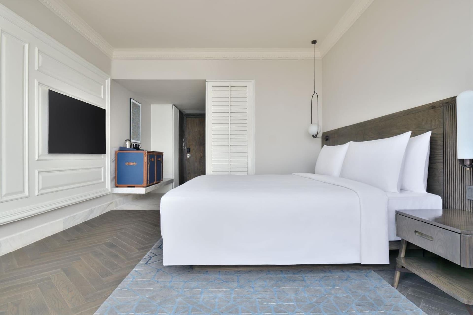 Deluxe King Room
