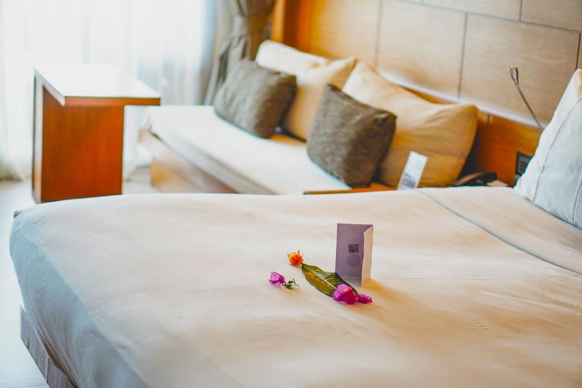 Deluxe King Room with Balcony and Sea View
