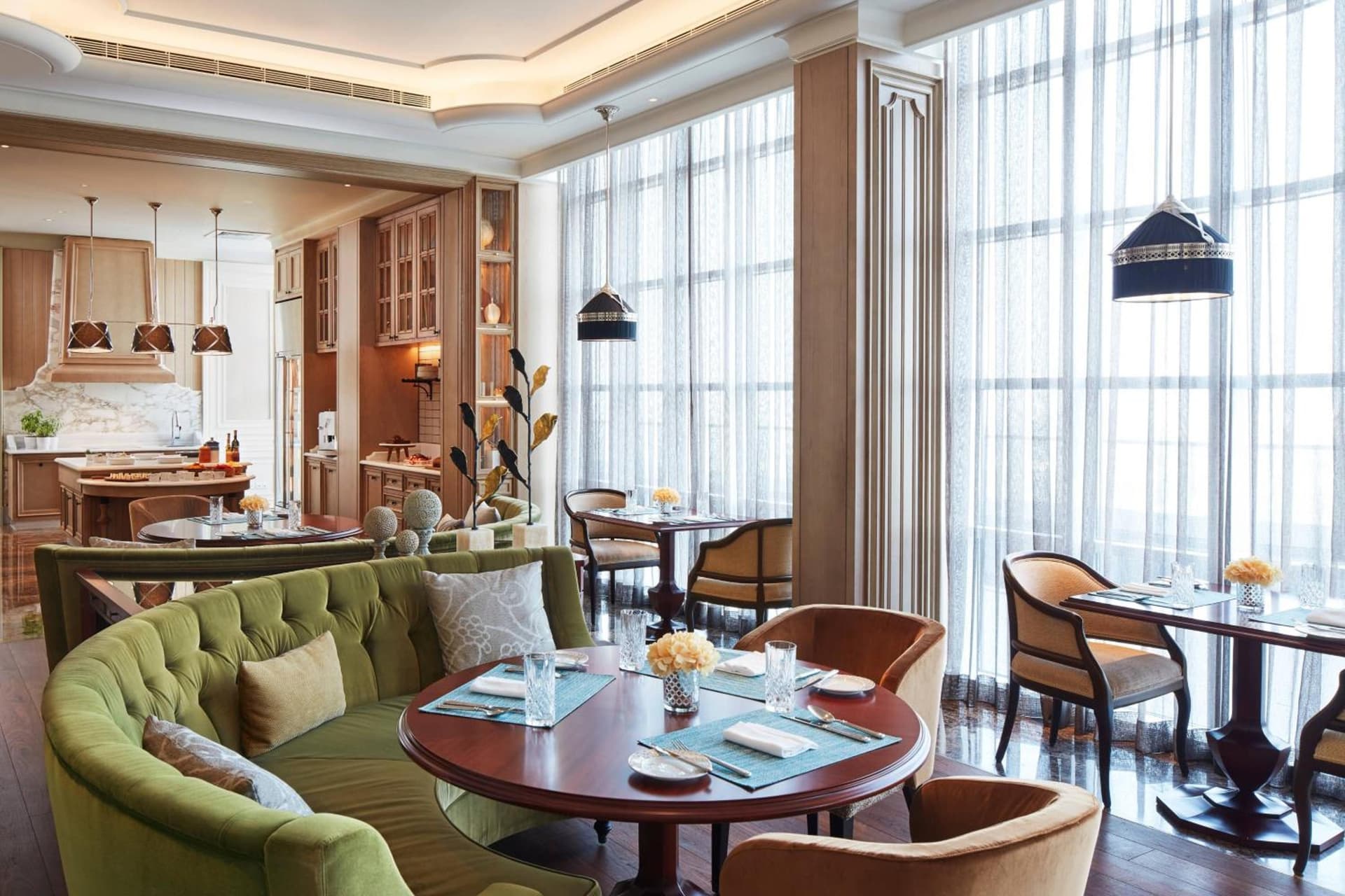Club King Room