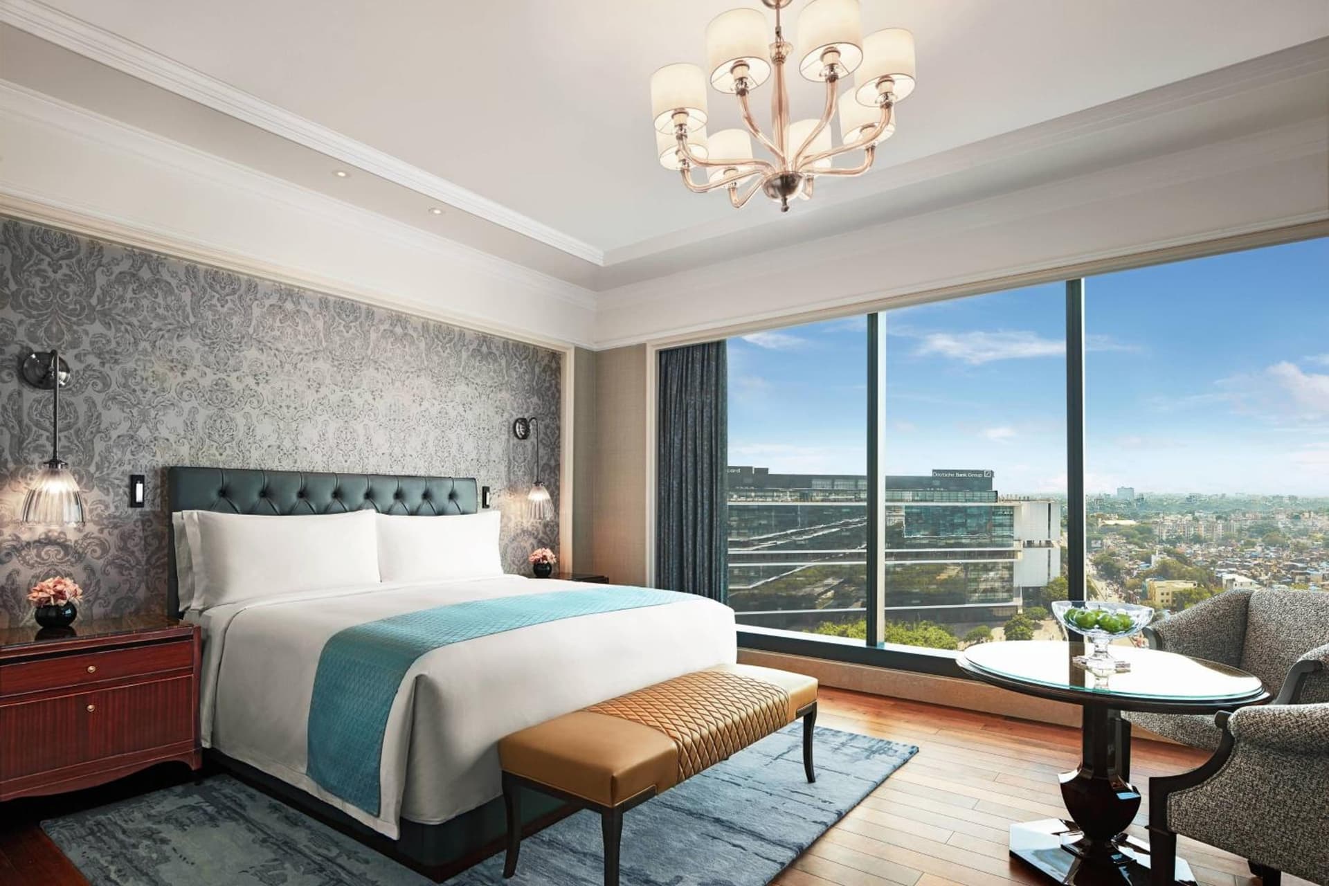 Deluxe 1 King Bed